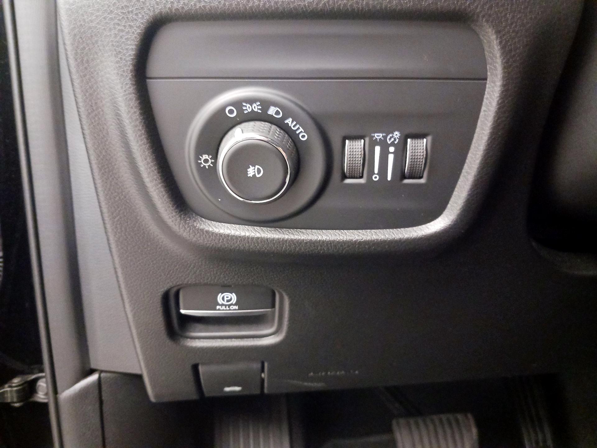 Thumbnail: 2022 Jeep Grand Cherokee - 13