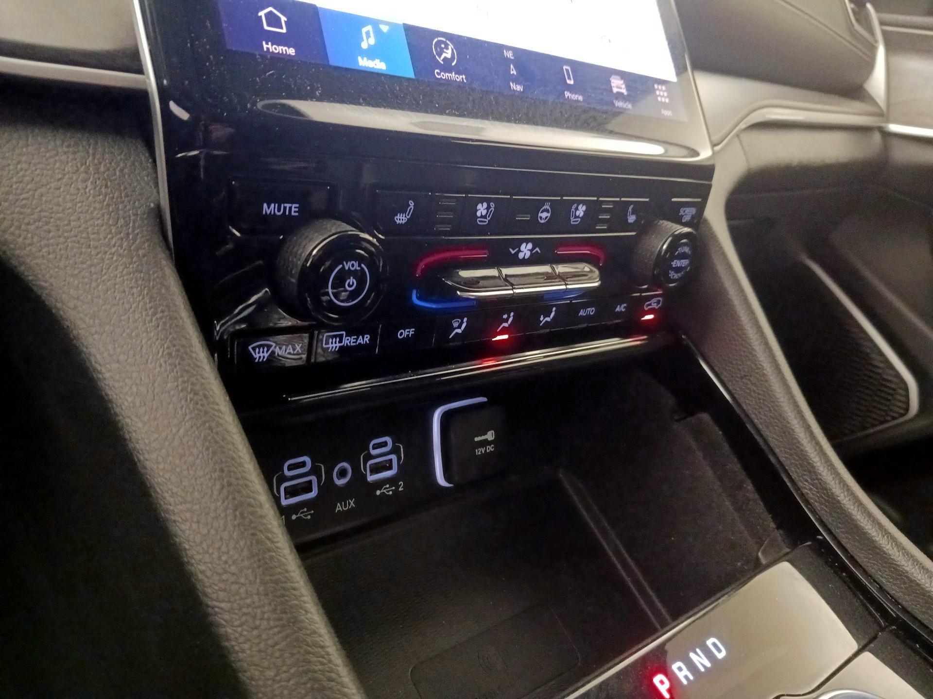 Thumbnail: 2022 Jeep Grand Cherokee - 17