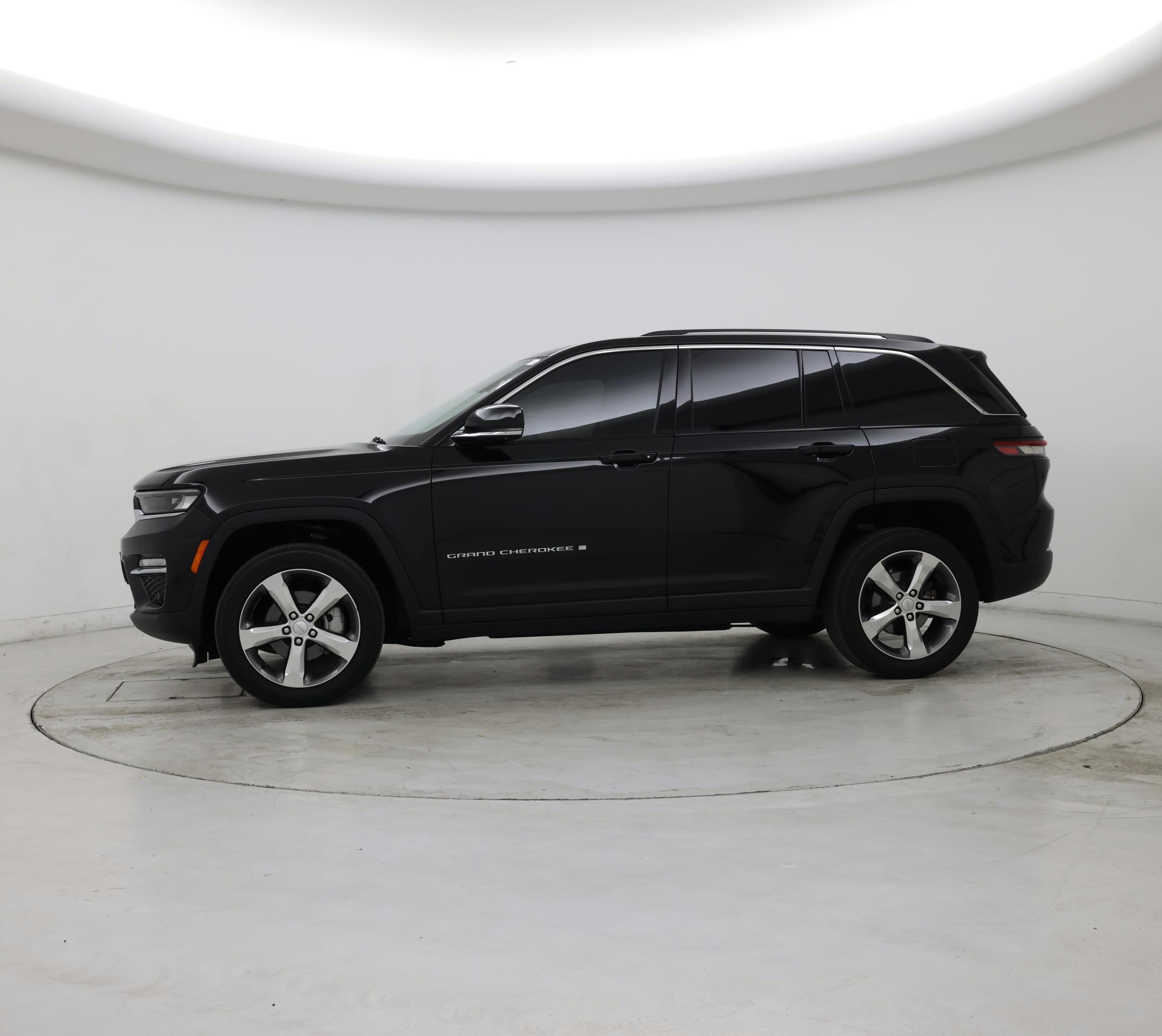 Thumbnail: 2022 Jeep Grand Cherokee - 3