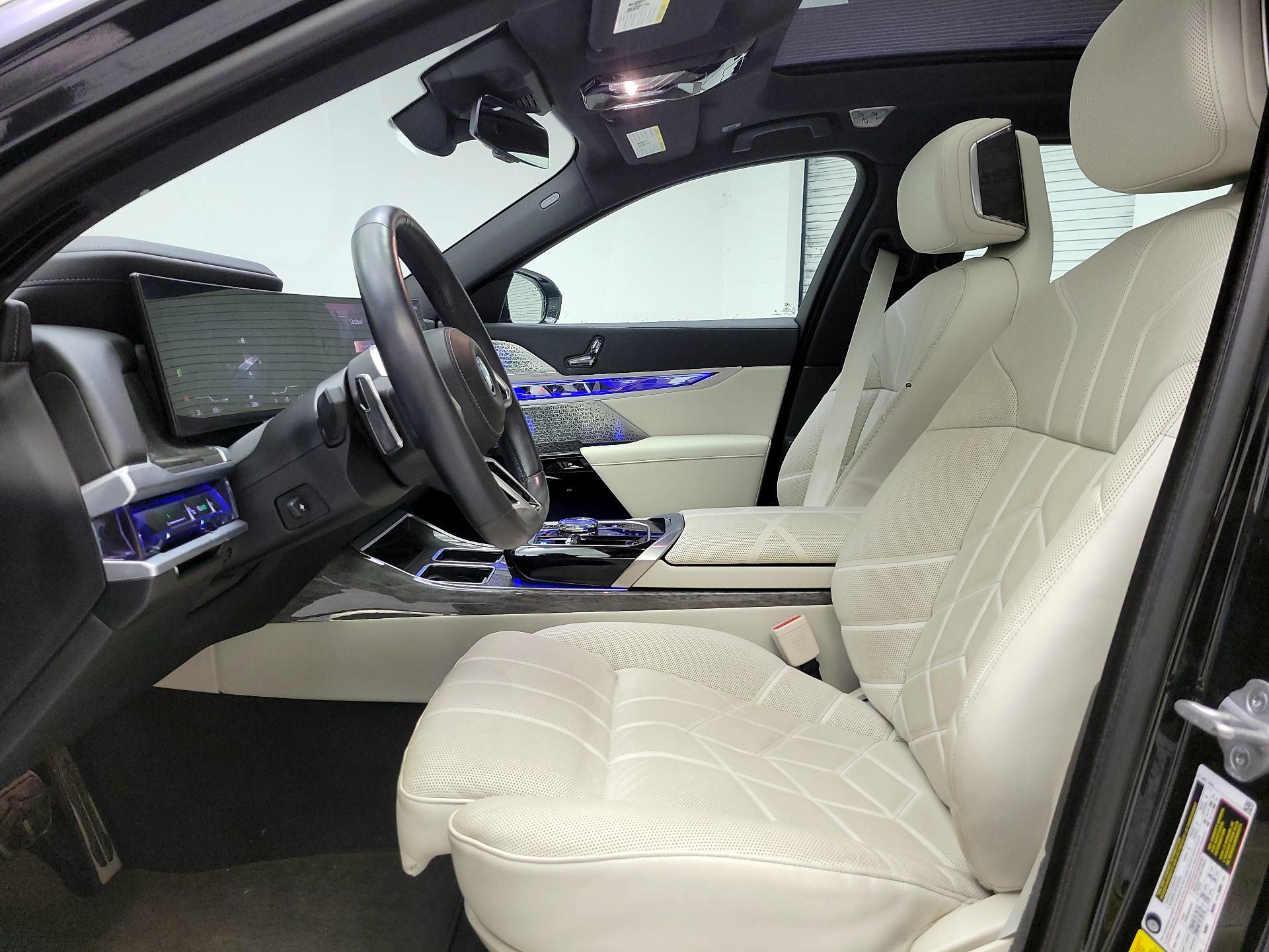 Thumbnail: 2023 BMW i7 - 9