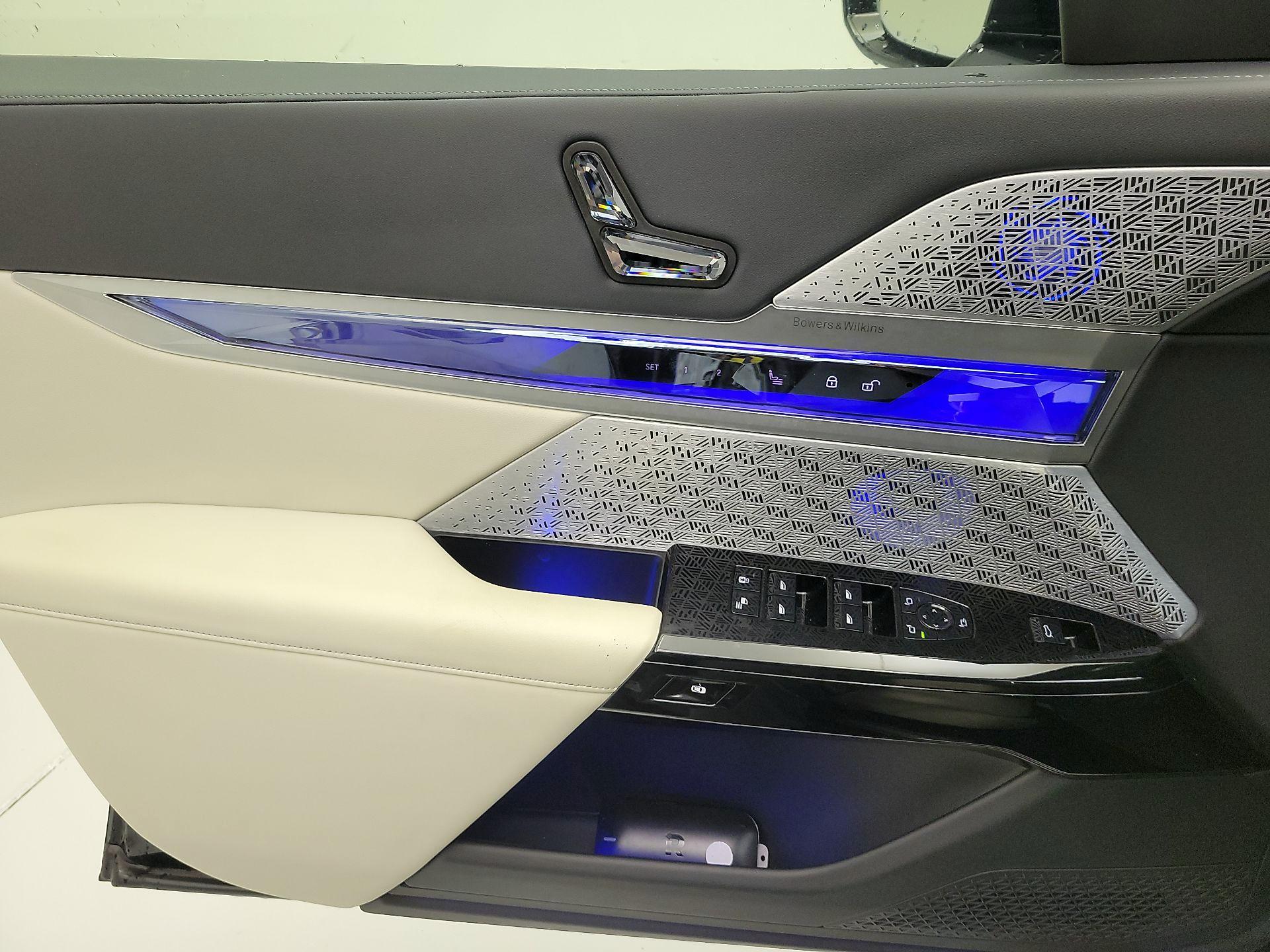 Thumbnail: 2023 BMW i7 - 10