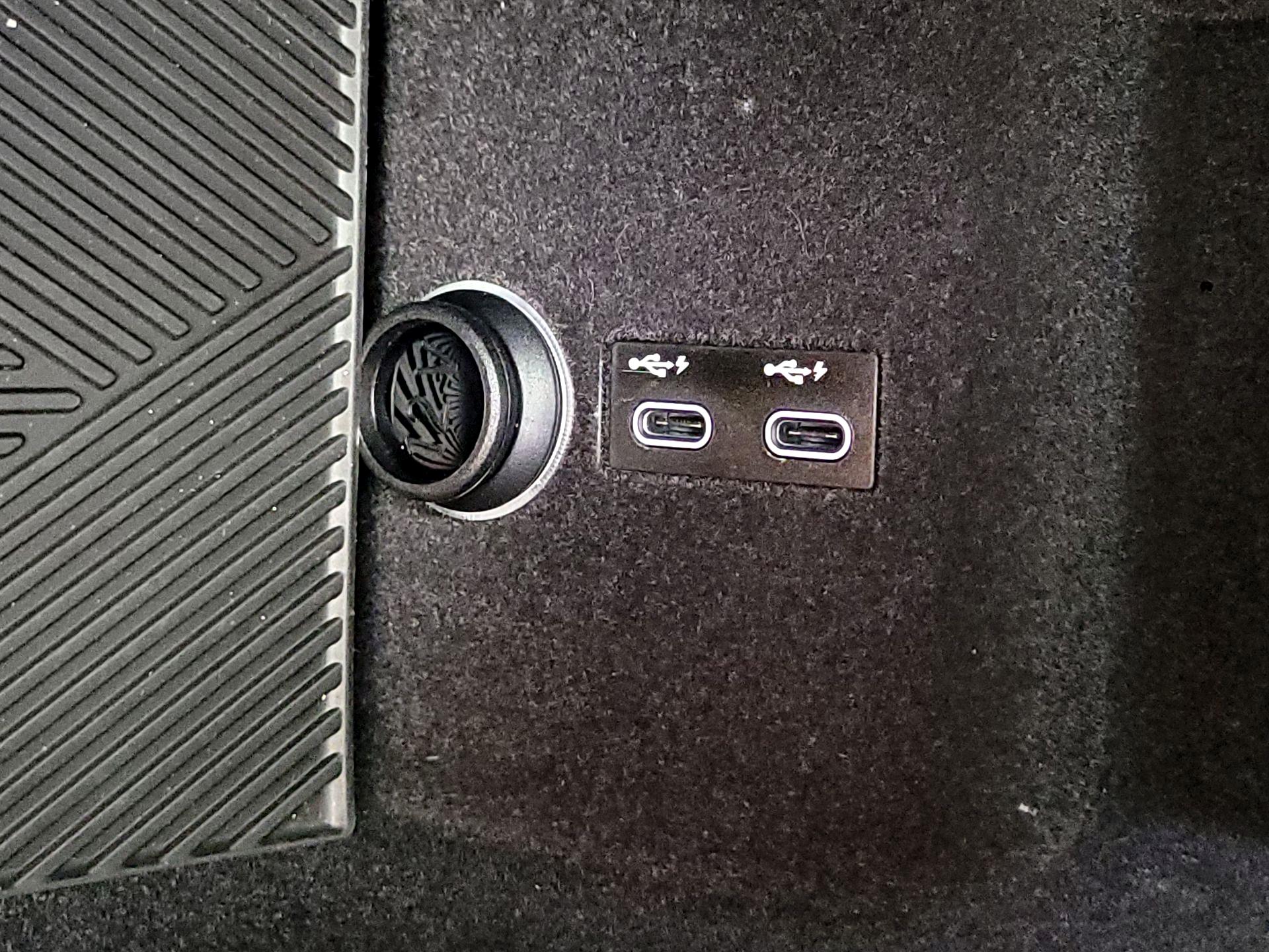 Thumbnail: 2023 BMW i7 - 17