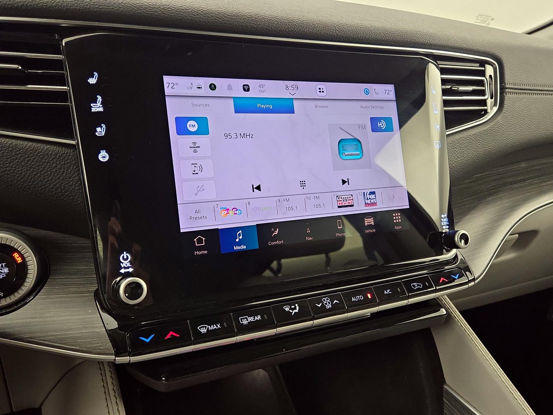 Thumbnail: 2024 Jeep Wagoneer - 16