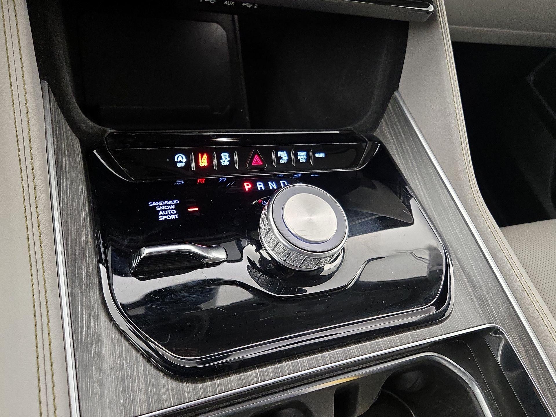 Thumbnail: 2024 Jeep Wagoneer - 18