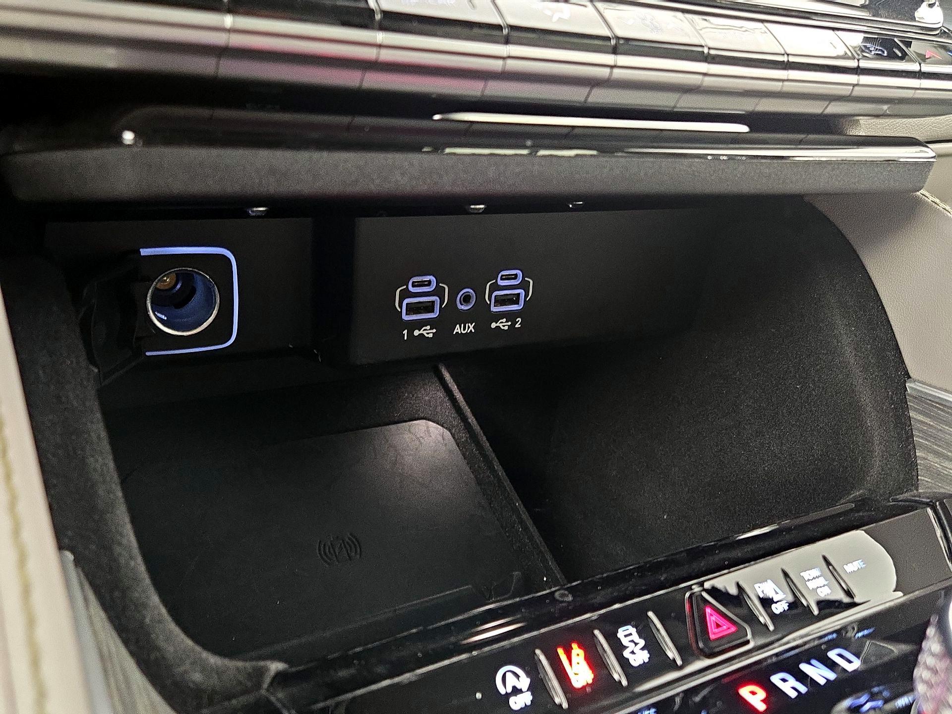 Thumbnail: 2024 Jeep Wagoneer - 19