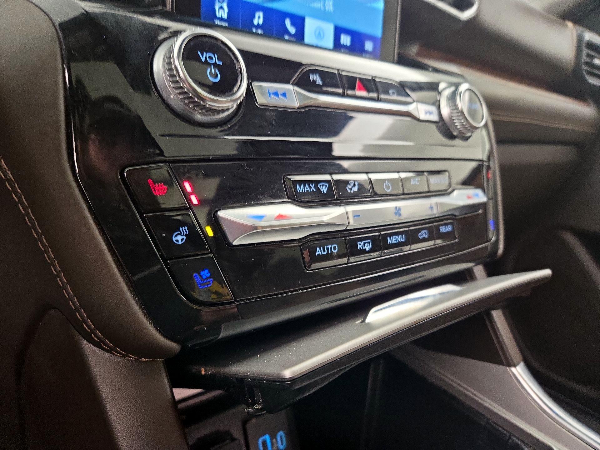 Thumbnail: 2022 Ford Explorer - 17