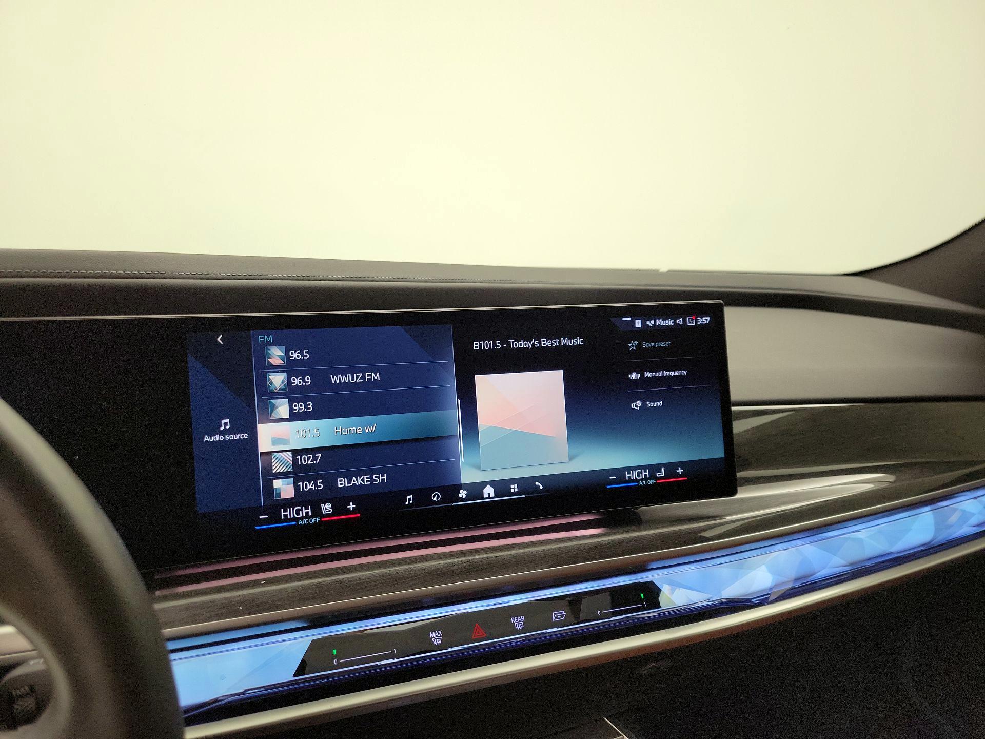 Thumbnail: 2024 BMW i7 - 16