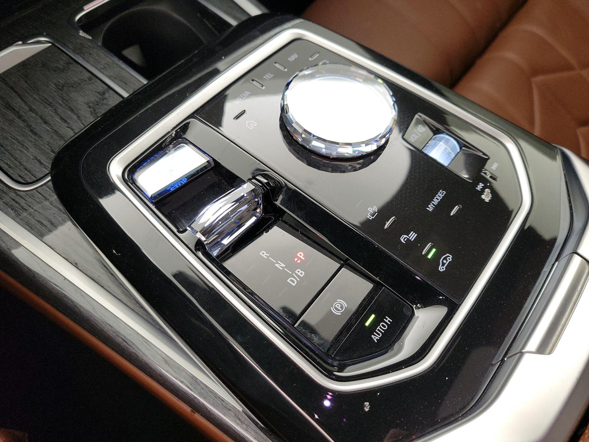 Thumbnail: 2024 BMW i7 - 18