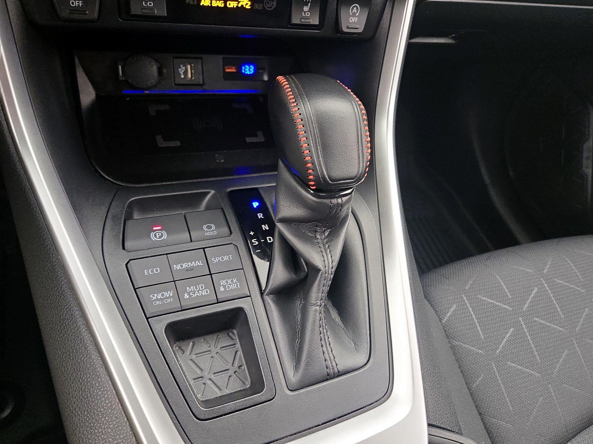 Thumbnail: 2023 Toyota RAV4 - 17