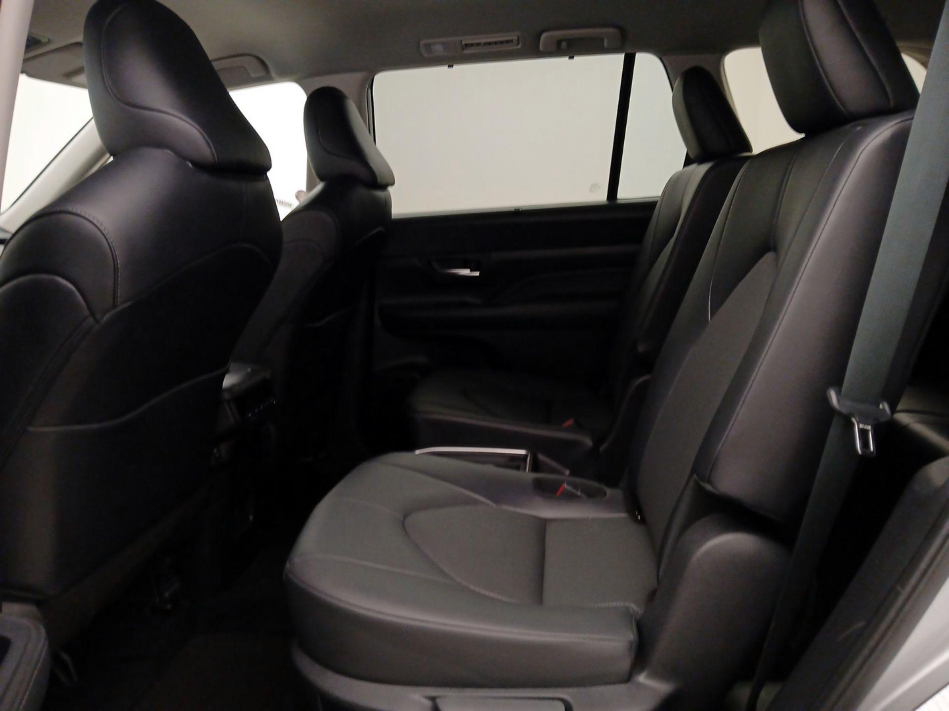 Thumbnail: 2025 Toyota Grand Highlander - 19