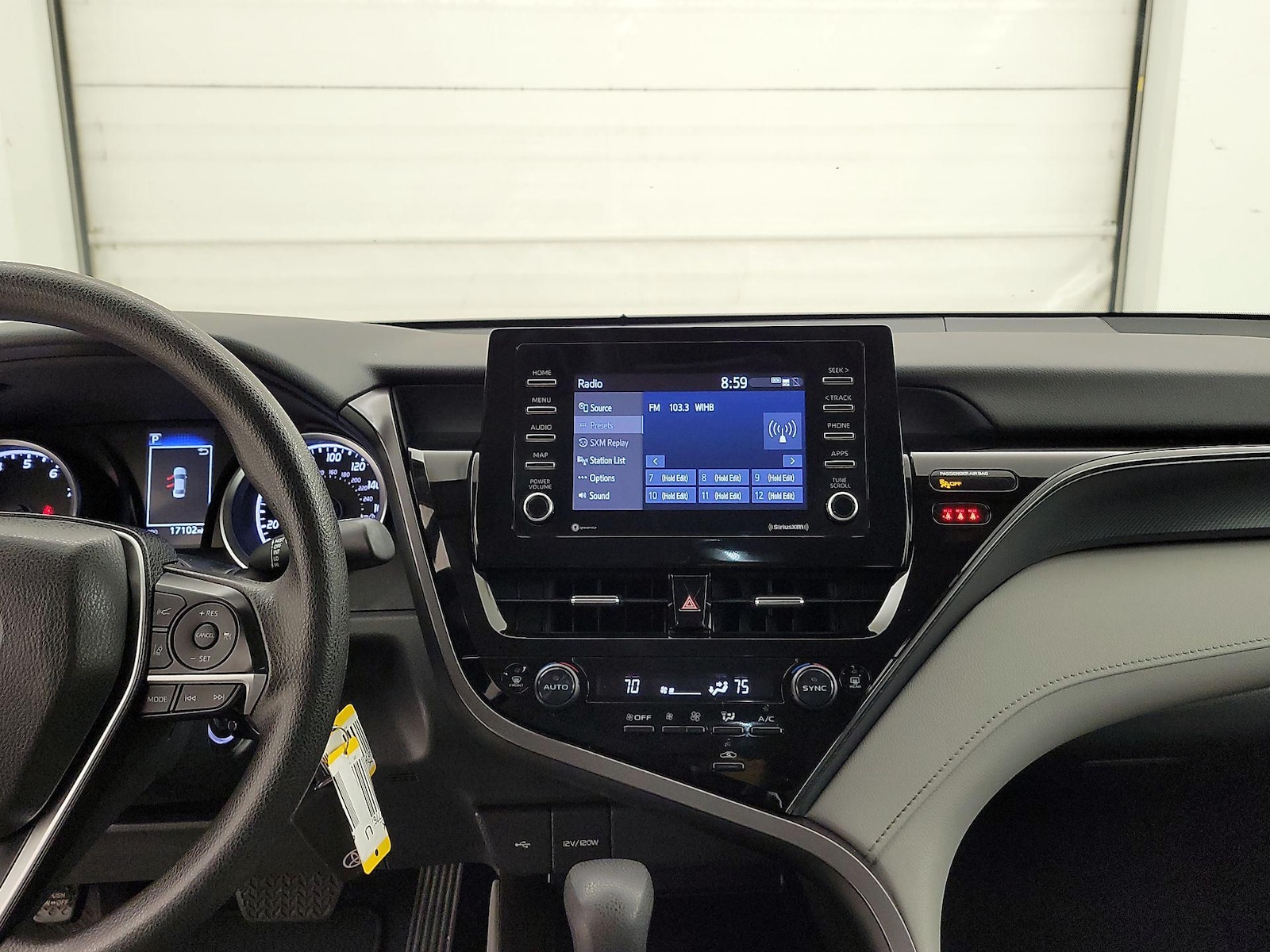 2023 Toyota Camry LE - Photo 10