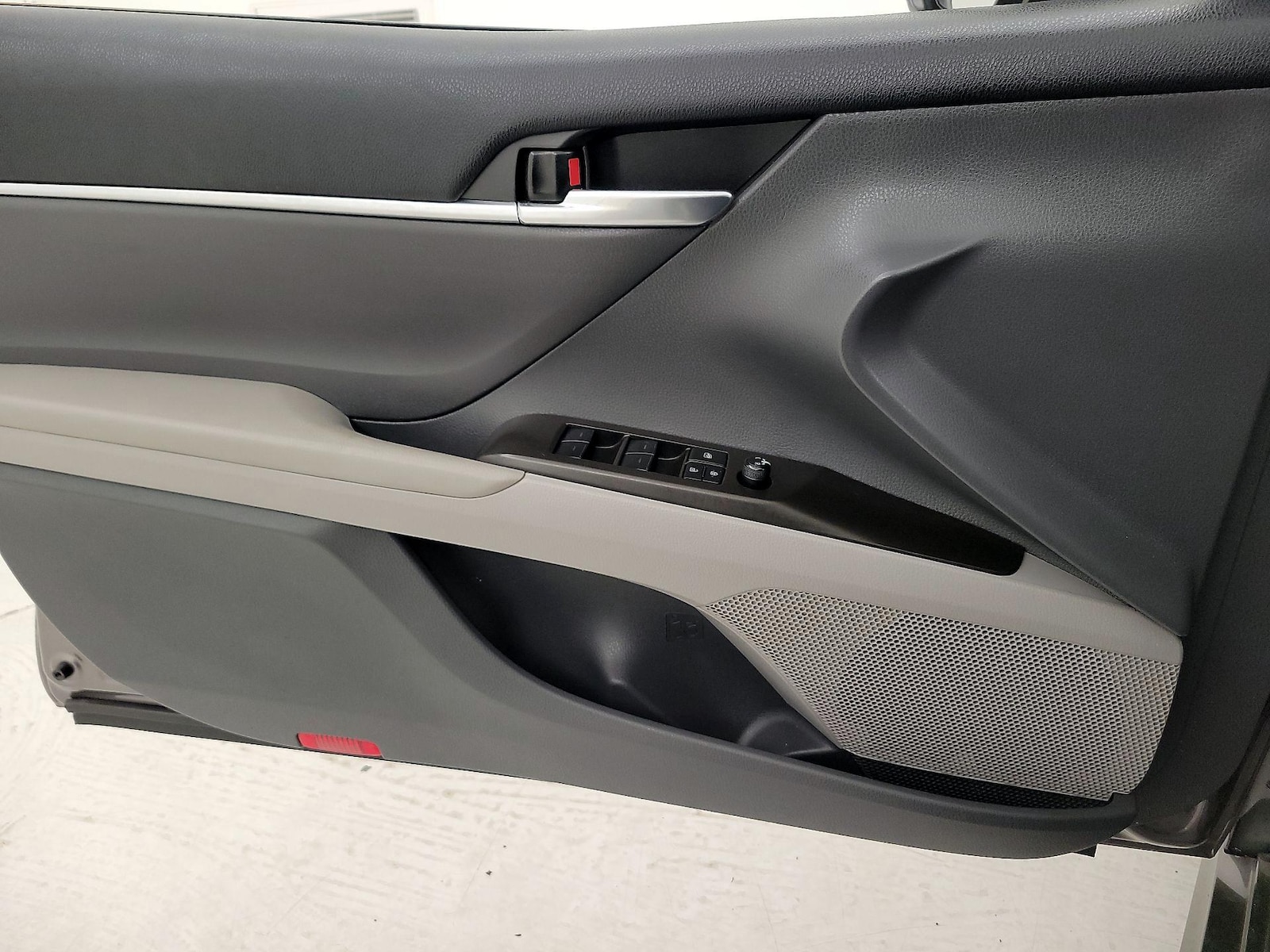 2023 Toyota Camry LE - Photo 13