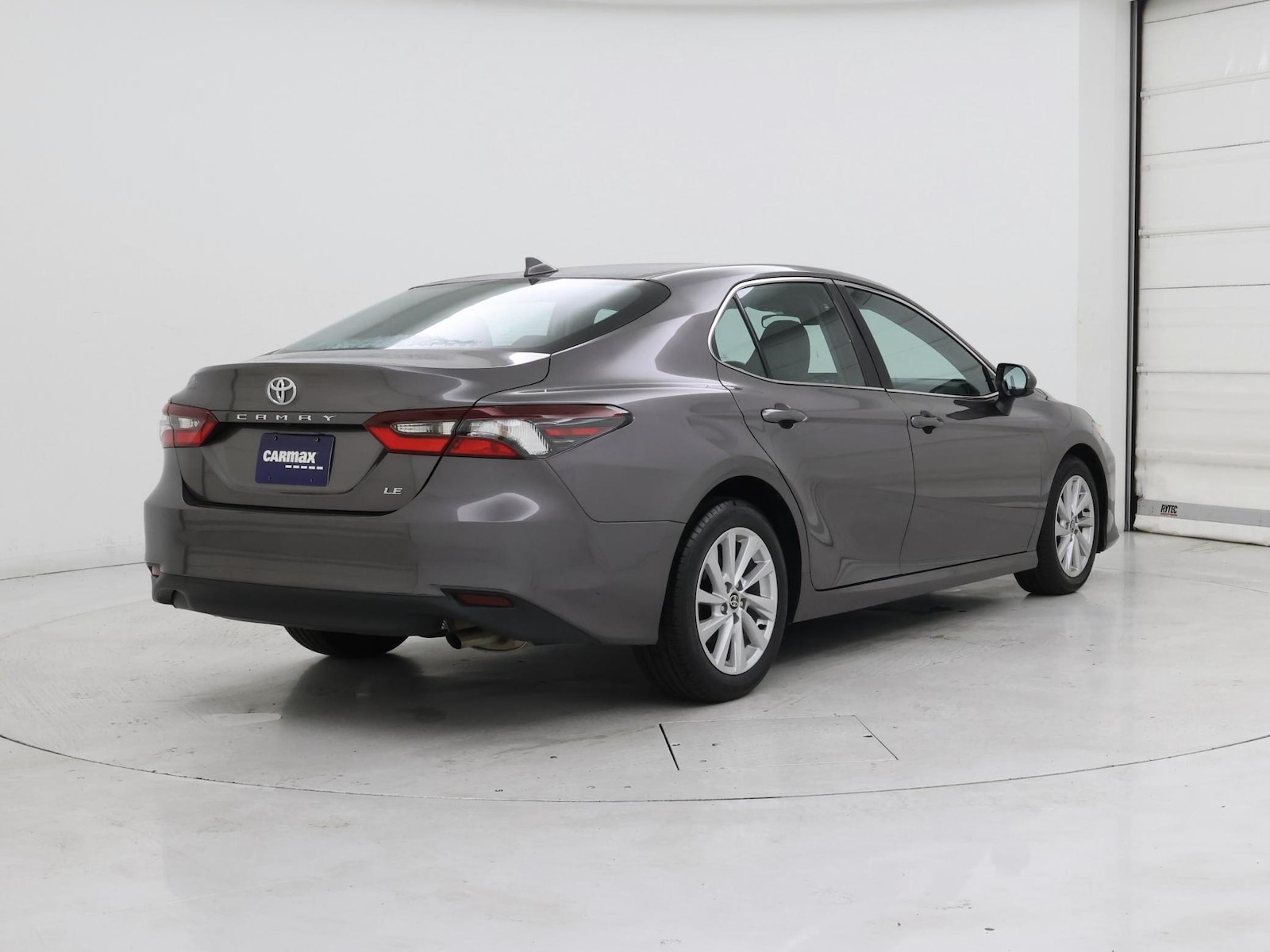 2023 Toyota Camry LE - Photo 9