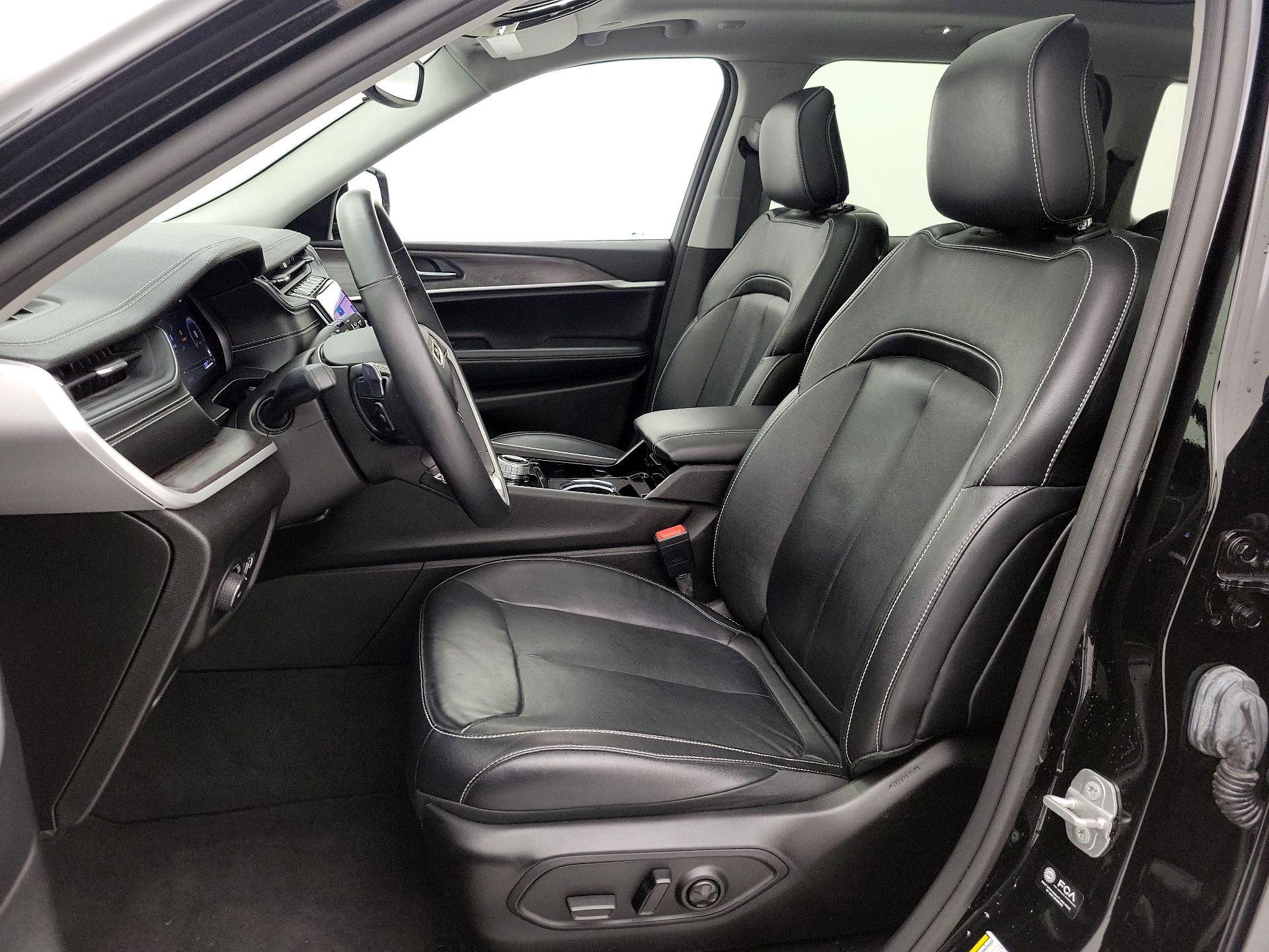 Thumbnail: 2022 Jeep Grand Cherokee - 11
