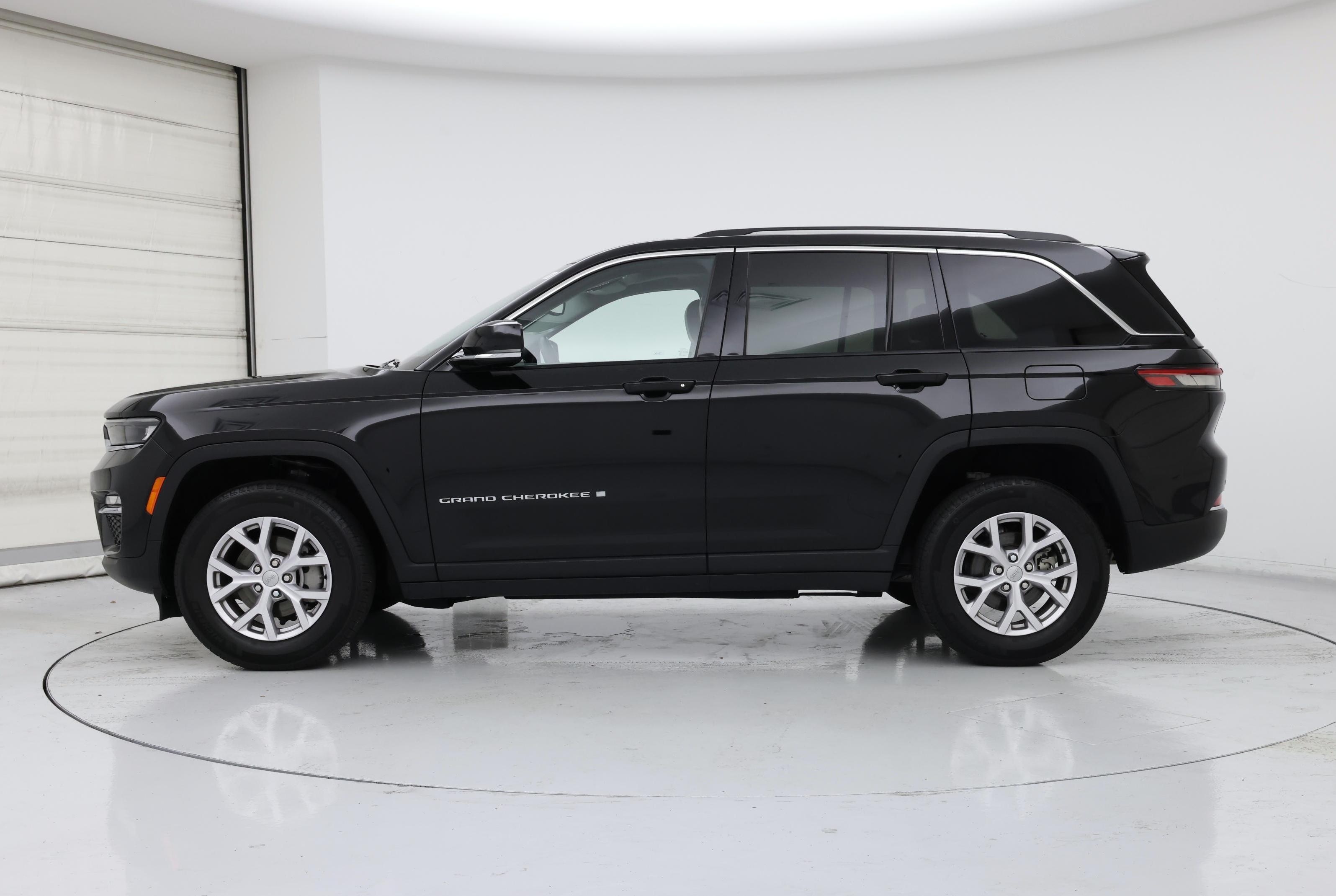 Thumbnail: 2022 Jeep Grand Cherokee - 3