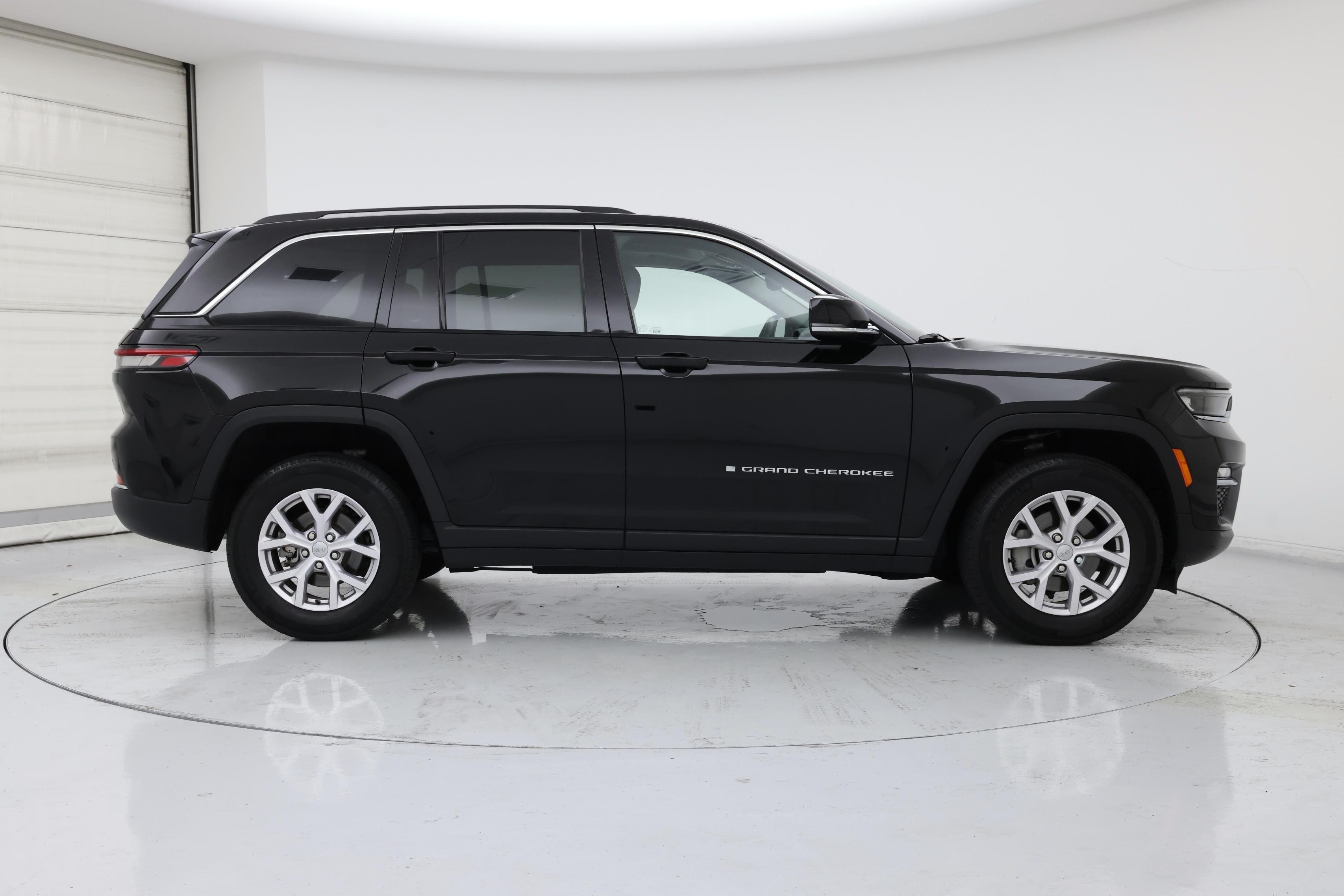 Thumbnail: 2022 Jeep Grand Cherokee - 7