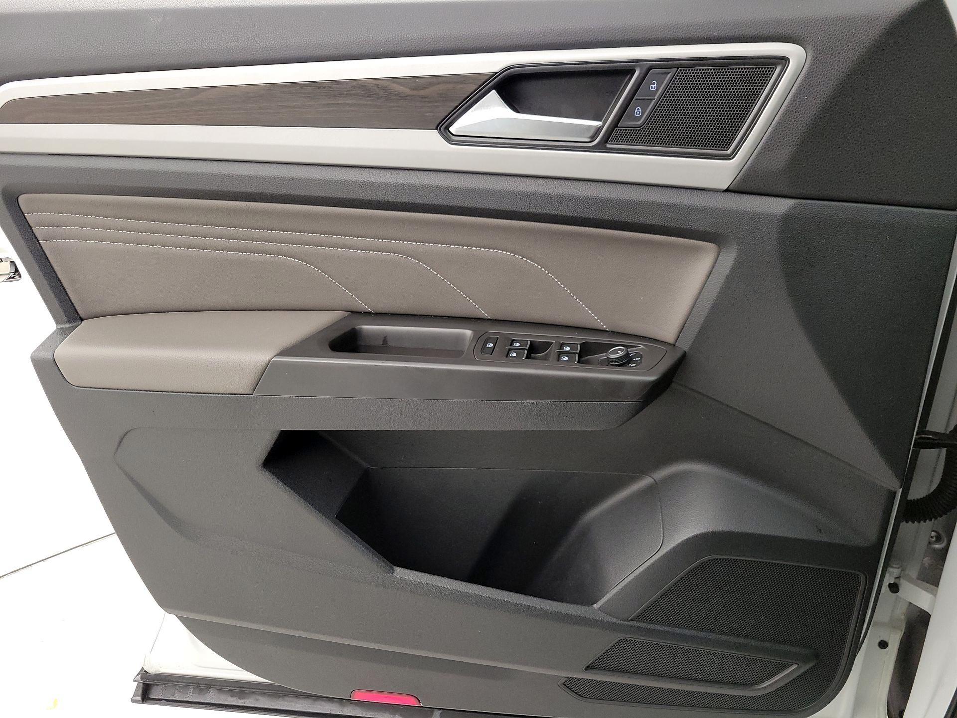 Thumbnail: 2022 Volkswagen Atlas - 12