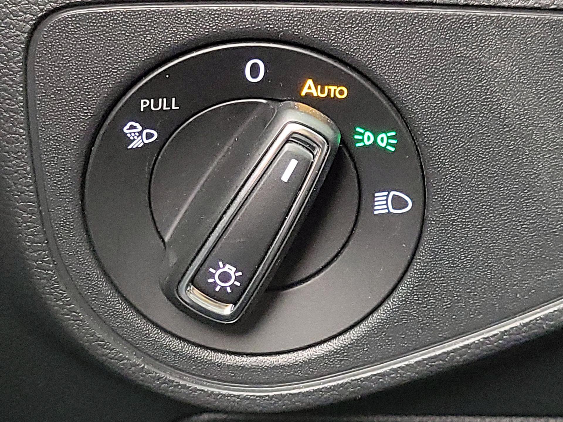 Thumbnail: 2022 Volkswagen Atlas - 13