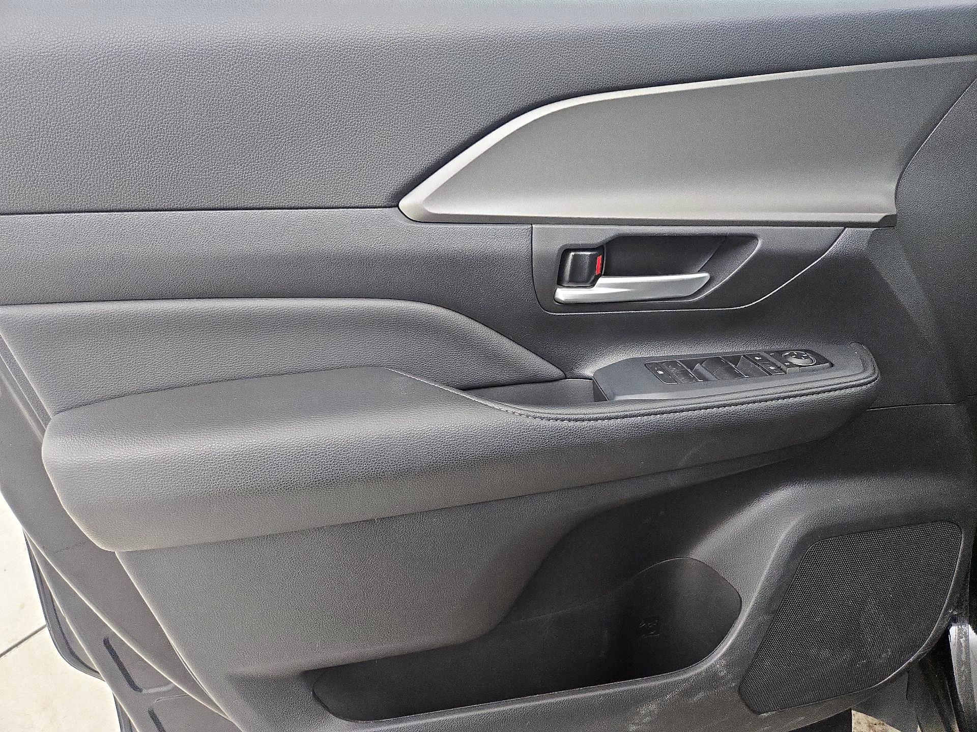 Thumbnail: 2025 Toyota Grand Highlander - 12