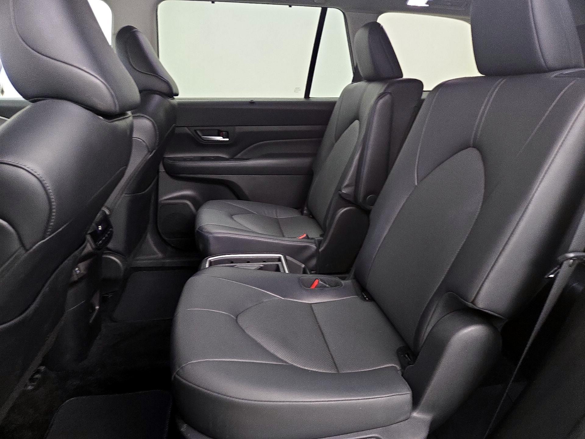 Thumbnail: 2025 Toyota Grand Highlander - 19