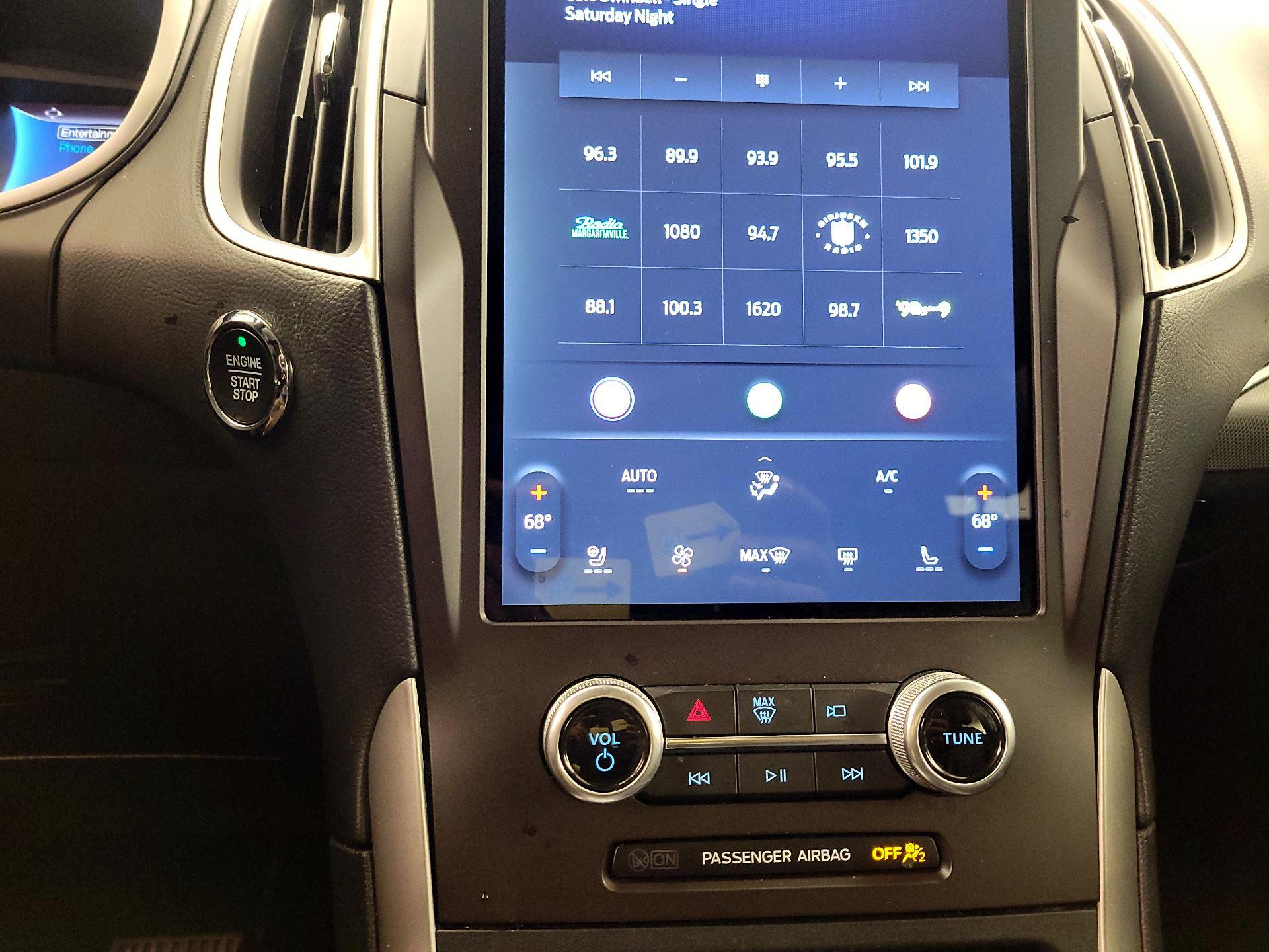 Thumbnail: 2021 Ford Edge - 16