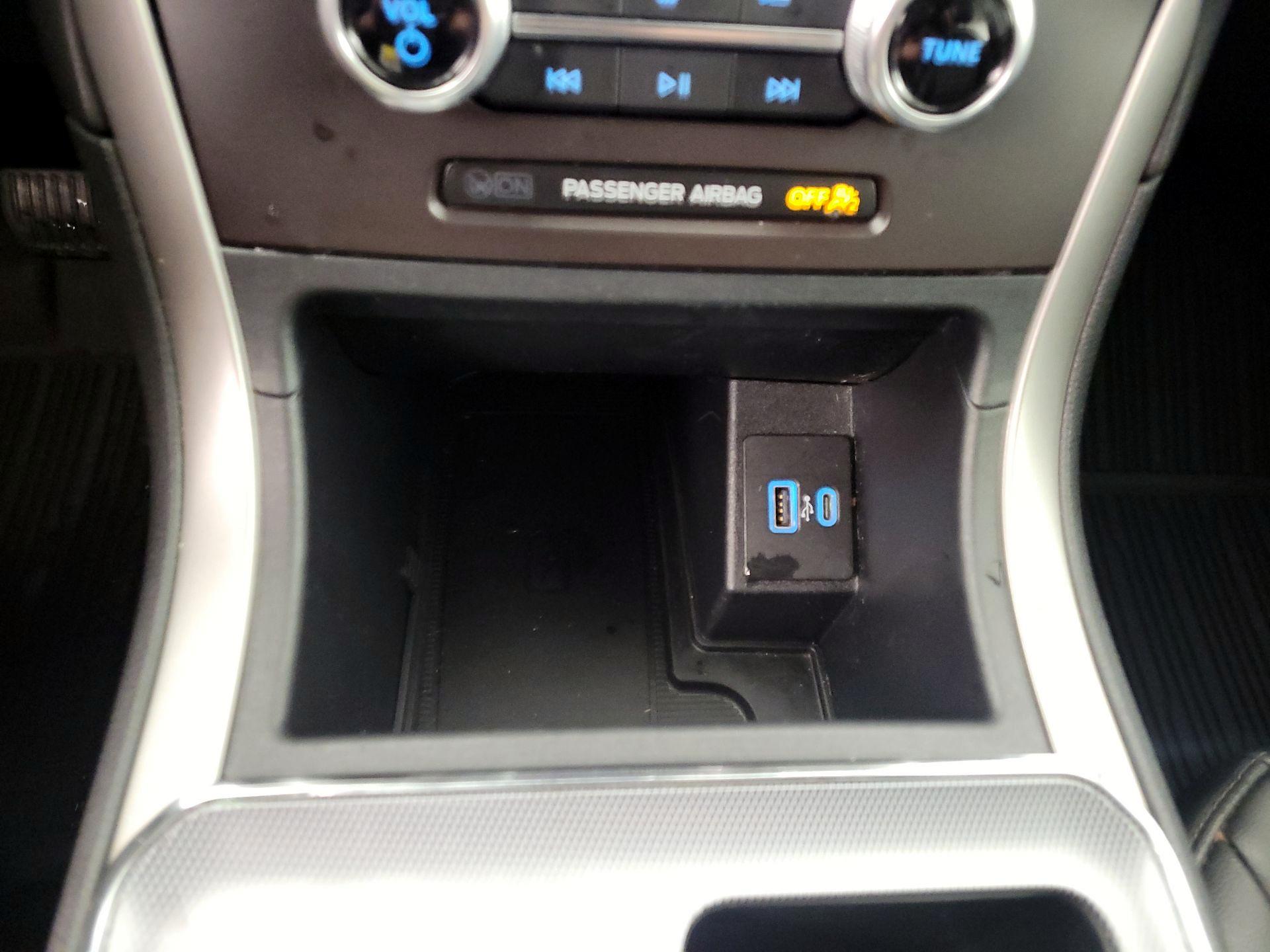 Thumbnail: 2021 Ford Edge - 18