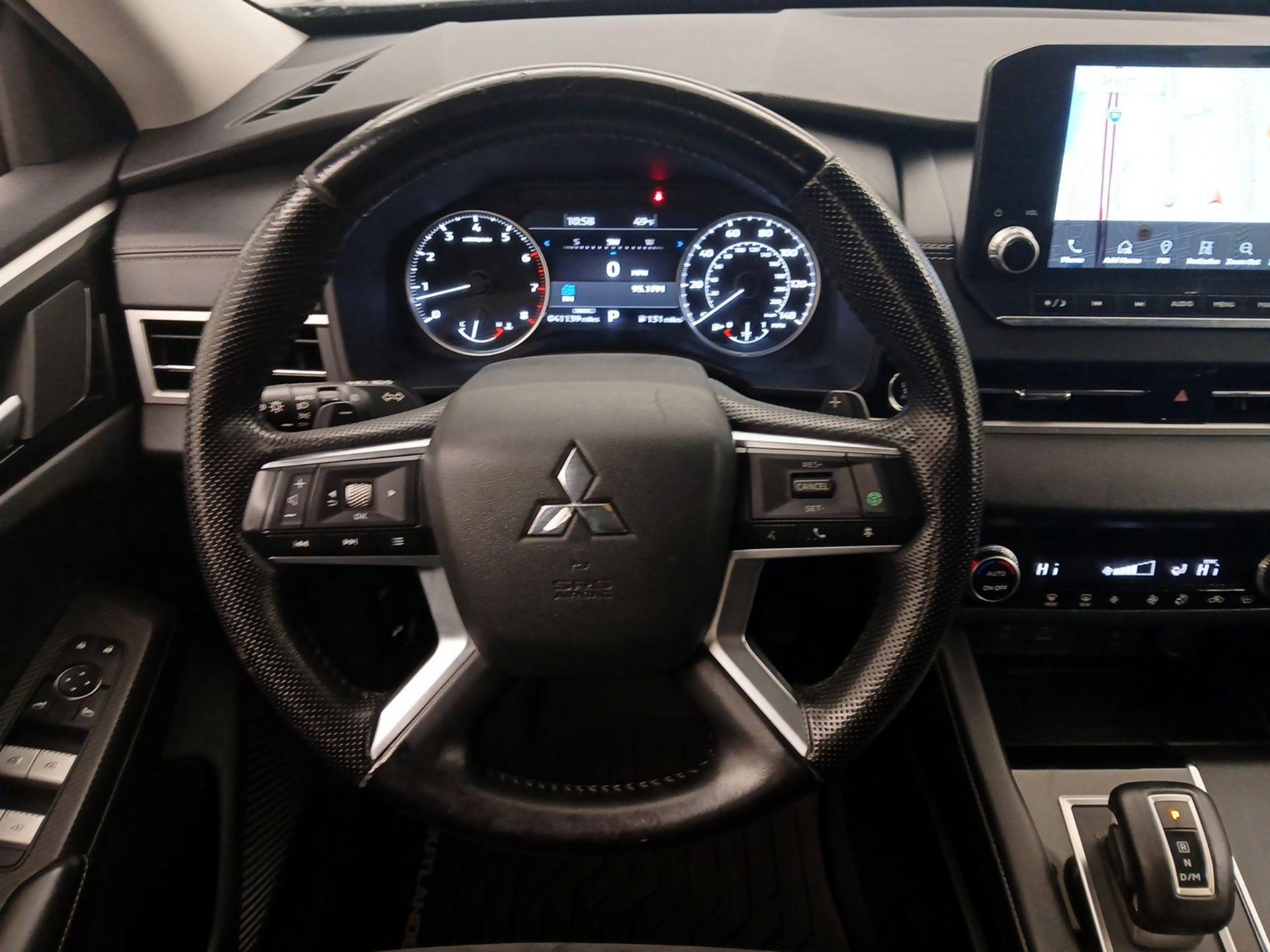 Thumbnail: 2022 Mitsubishi Outlander - 10