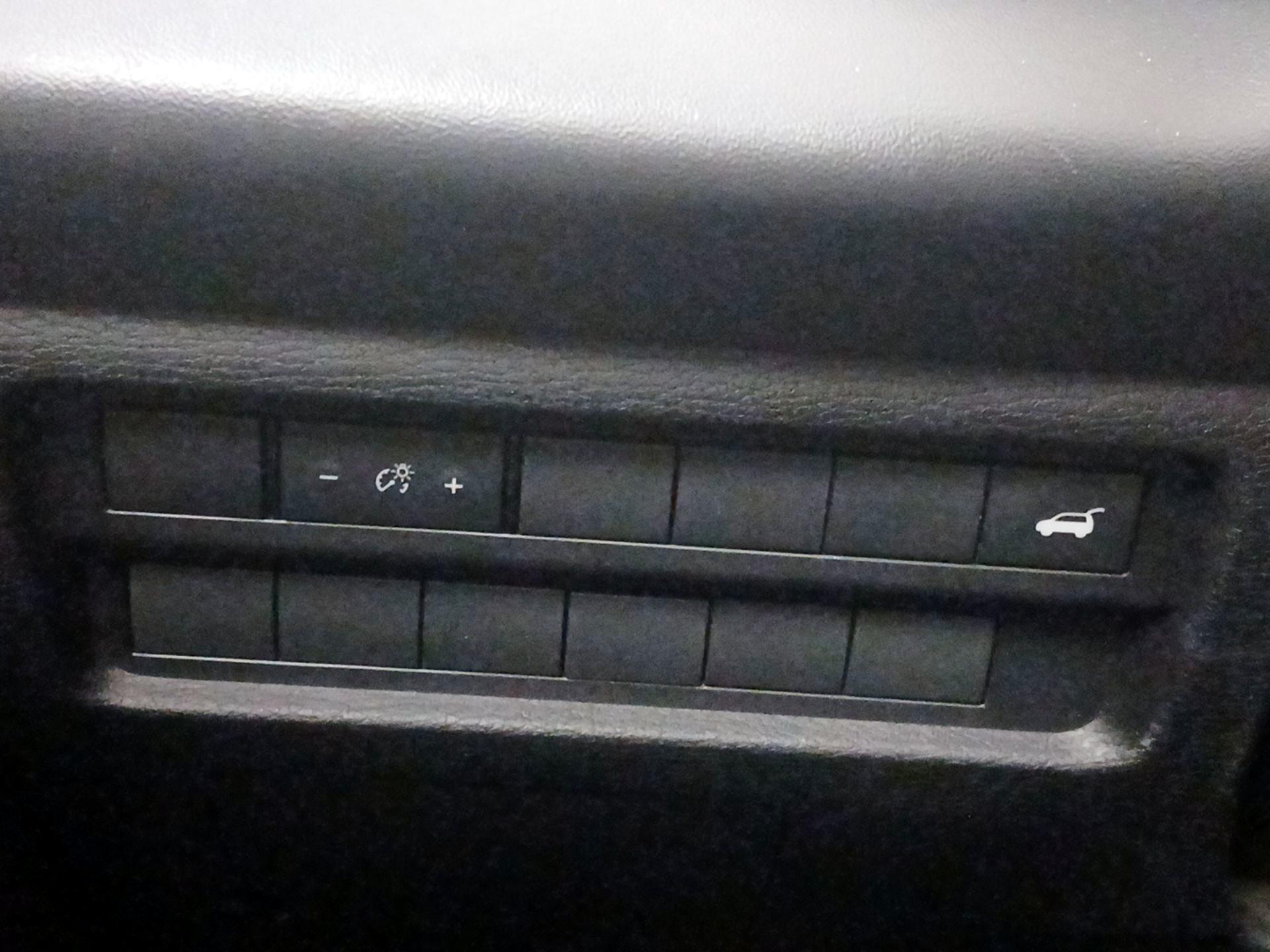 Thumbnail: 2022 Mitsubishi Outlander - 13