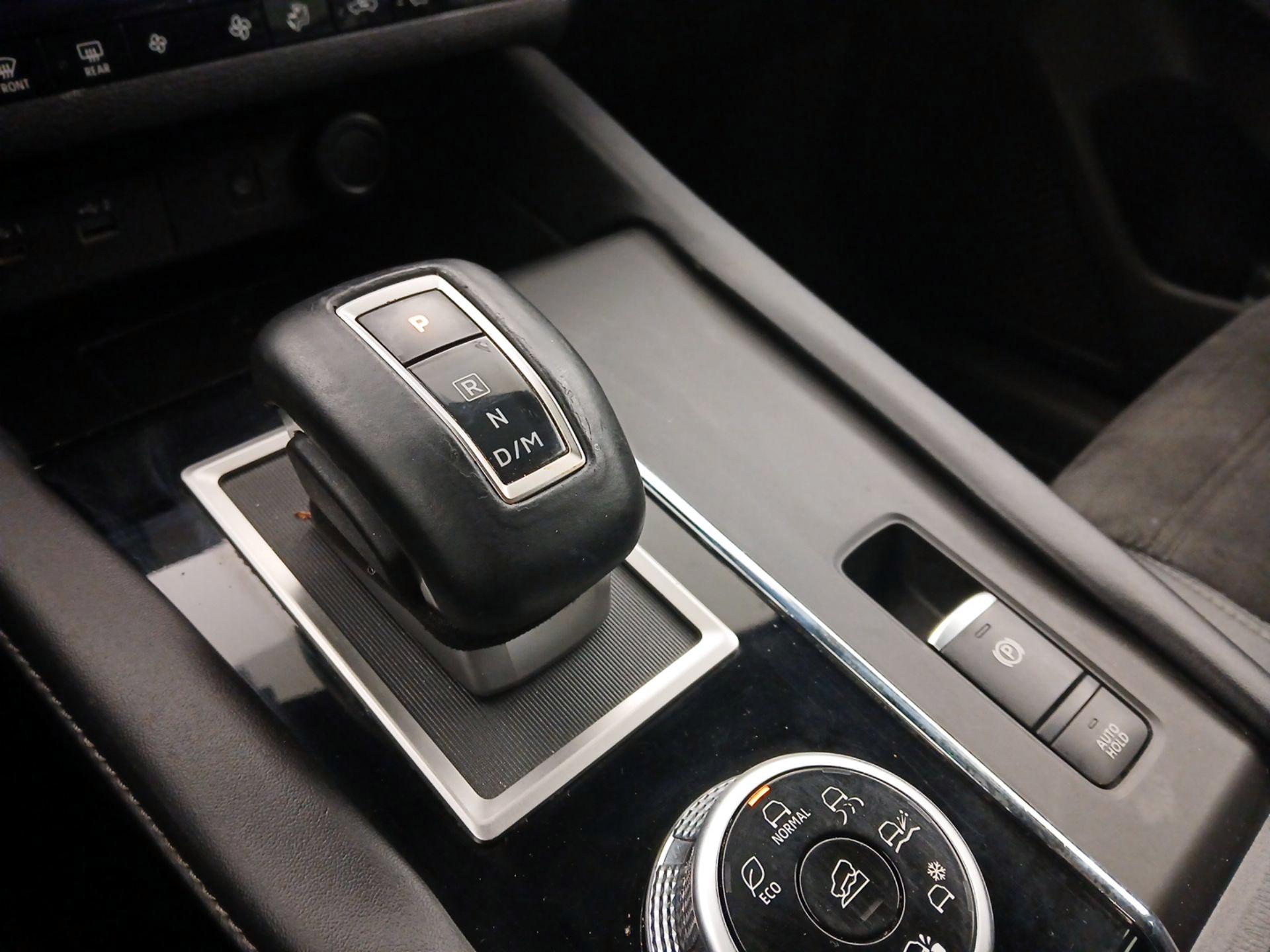 Thumbnail: 2022 Mitsubishi Outlander - 18