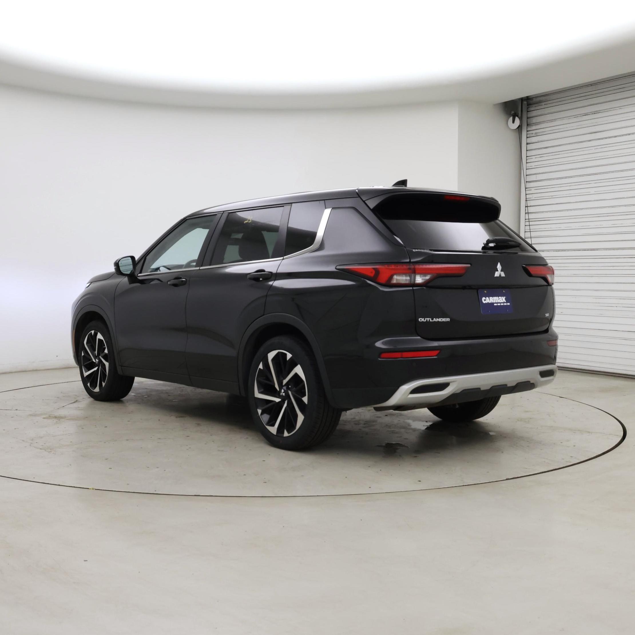 Thumbnail: 2022 Mitsubishi Outlander - 2