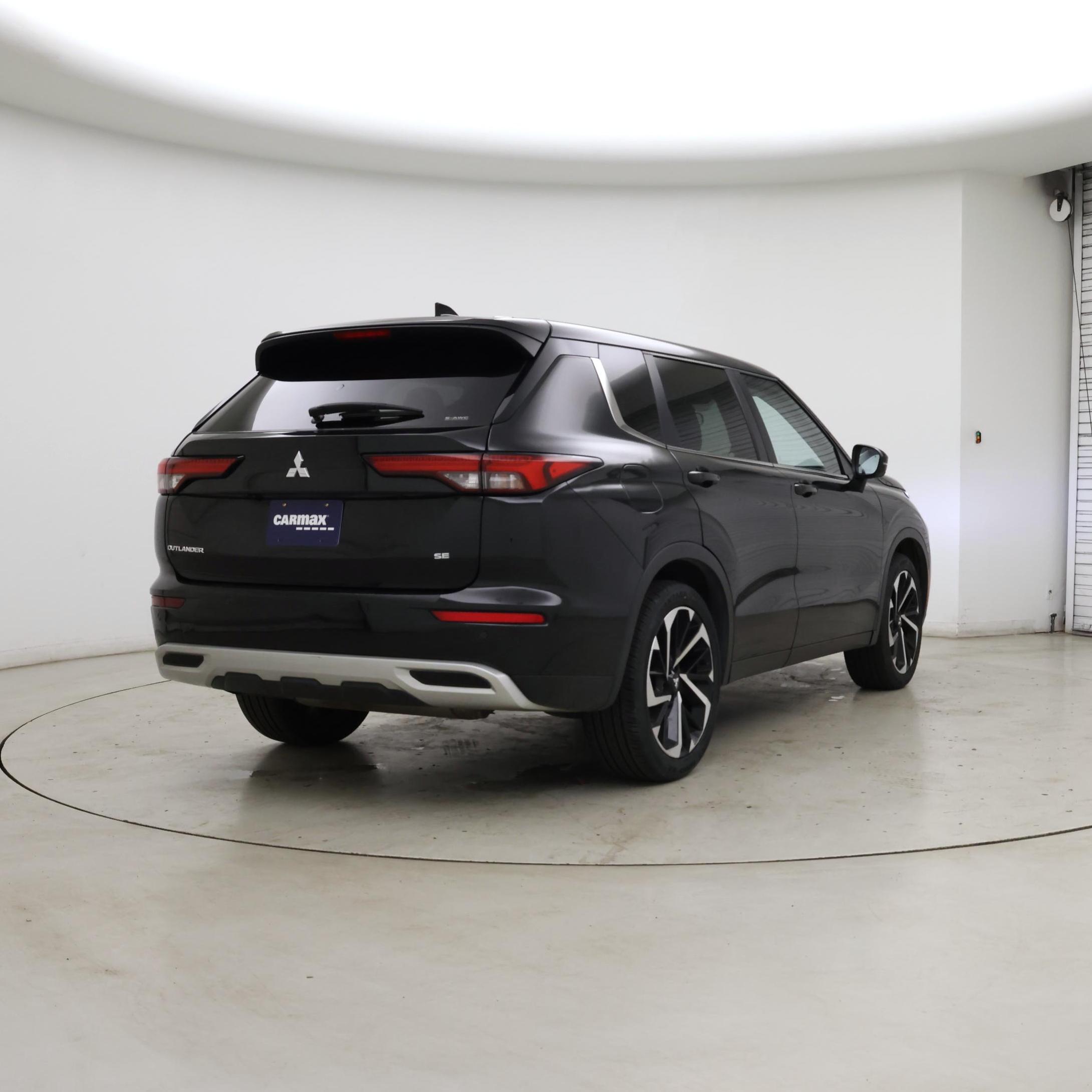 Thumbnail: 2022 Mitsubishi Outlander - 8