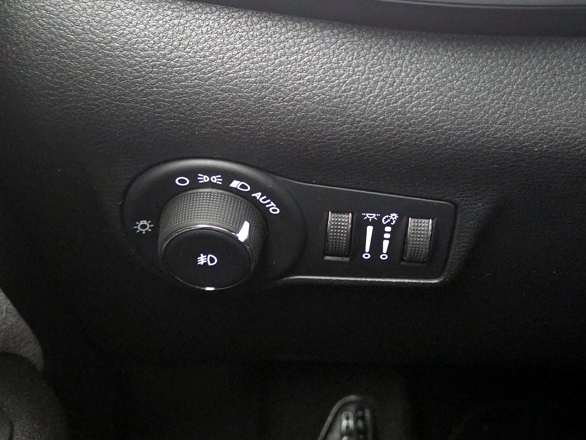 Thumbnail: 2022 Jeep Compass - 13