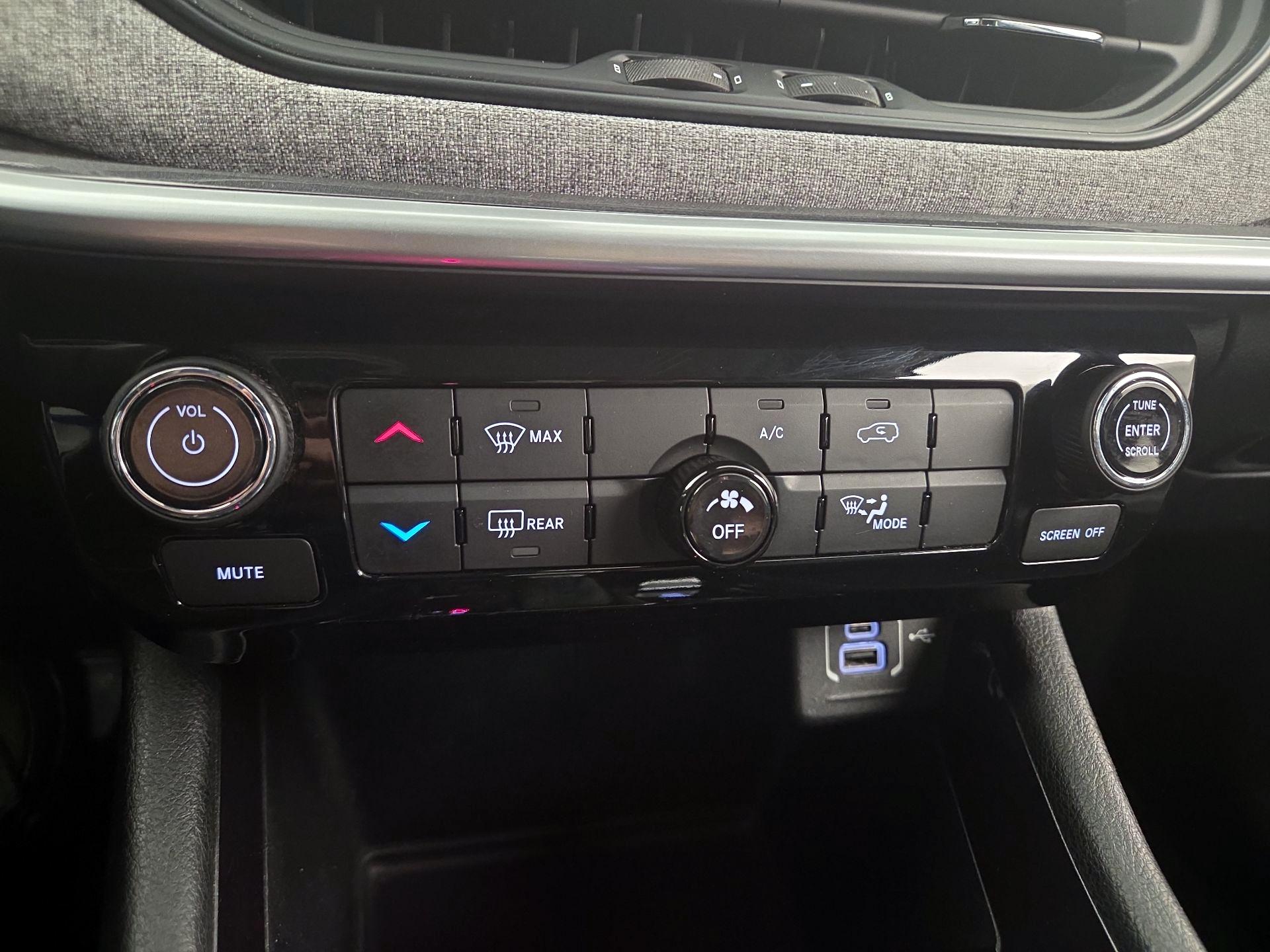 Thumbnail: 2022 Jeep Compass - 16