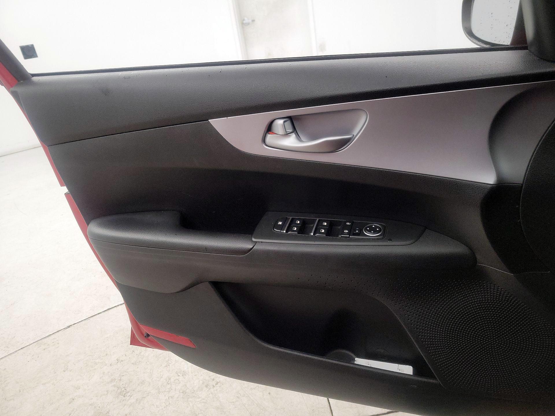 Thumbnail: 2023 Kia Forte - 12