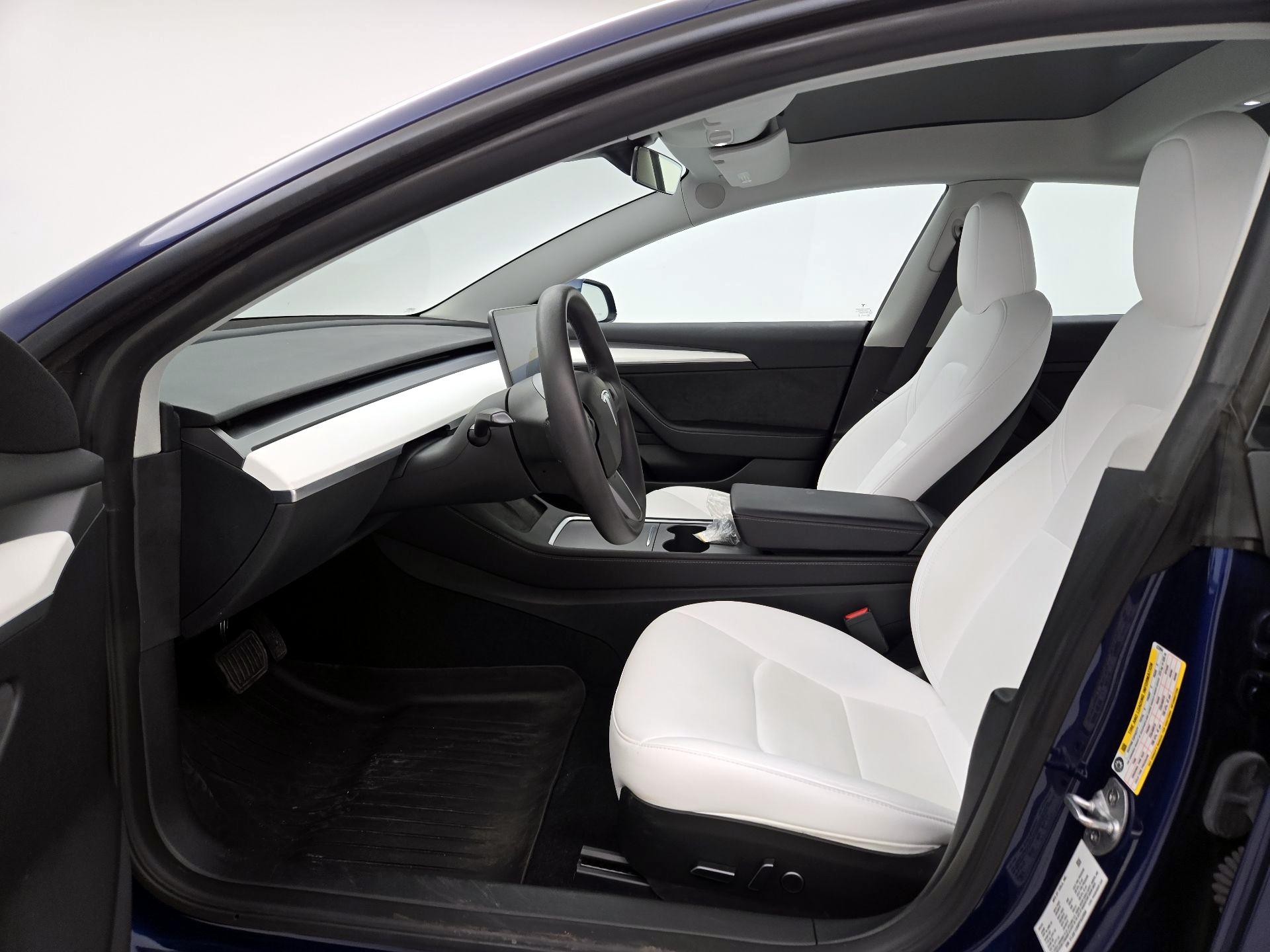 Thumbnail: 2023 Tesla Model 3 - 11