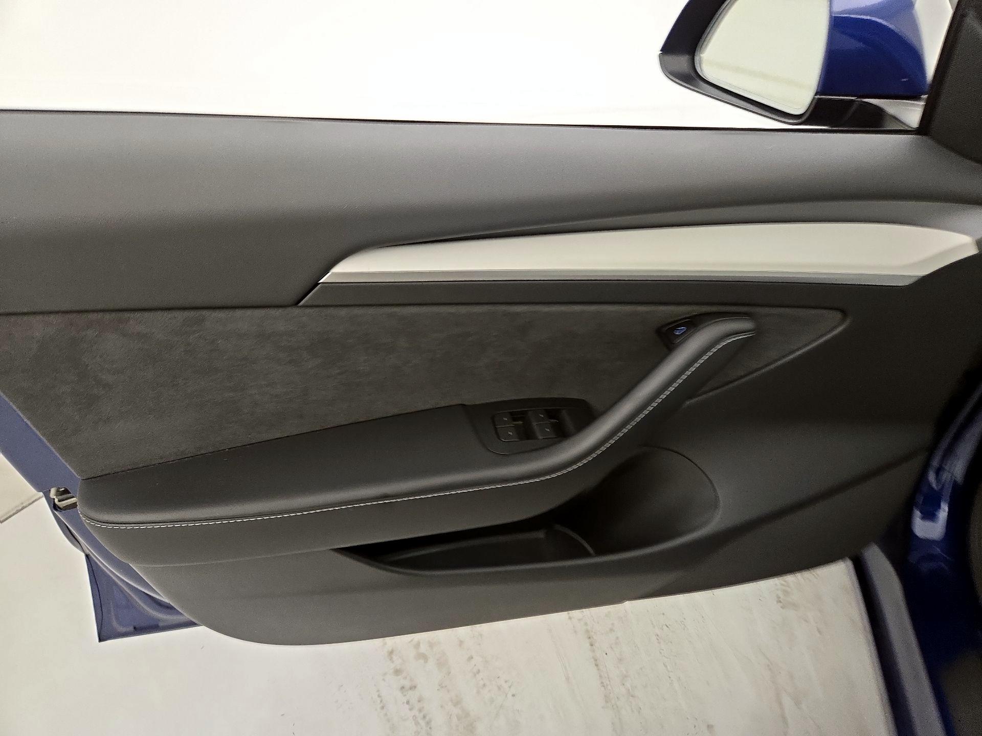 Thumbnail: 2023 Tesla Model 3 - 12