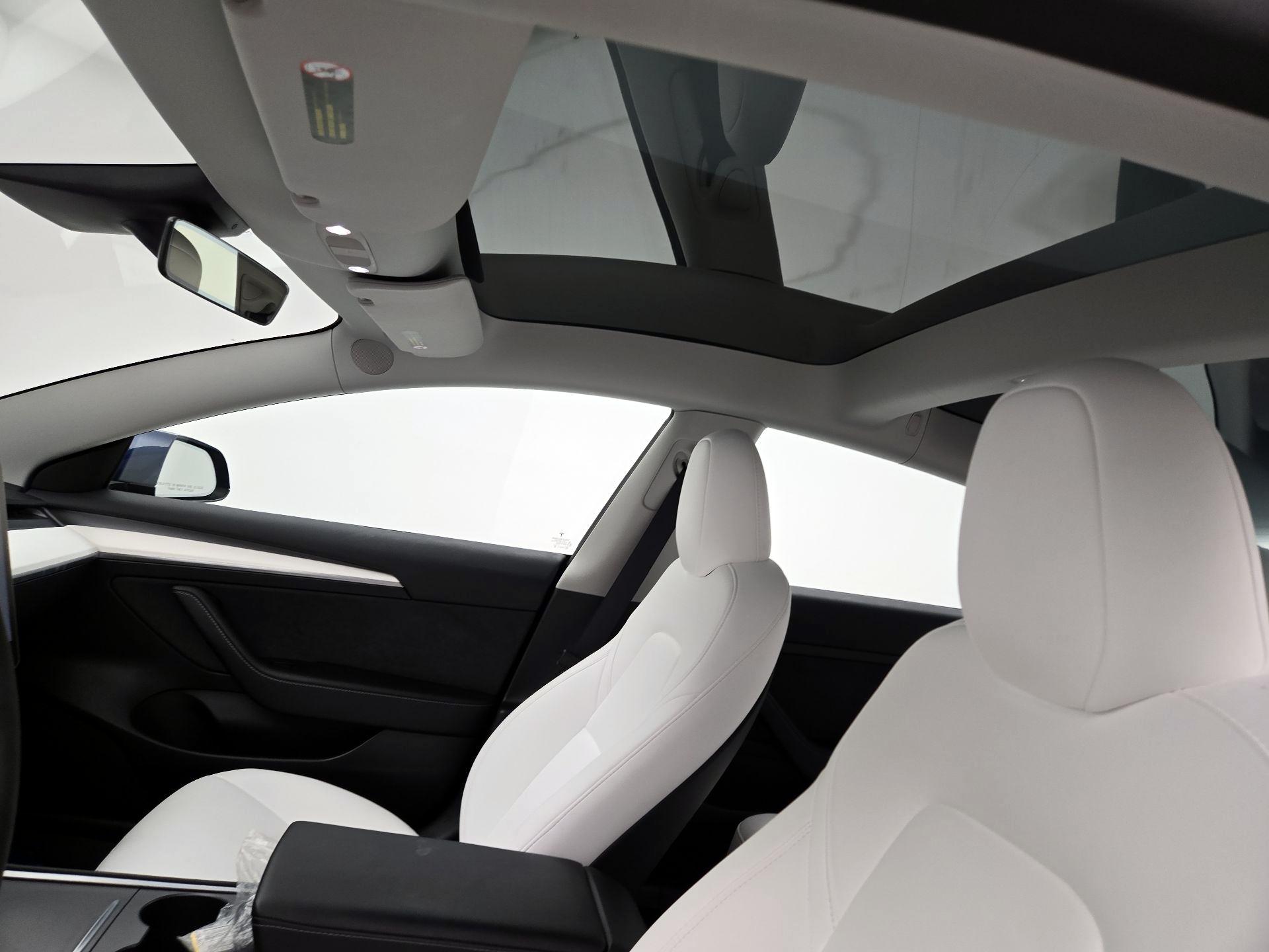 Thumbnail: 2023 Tesla Model 3 - 19