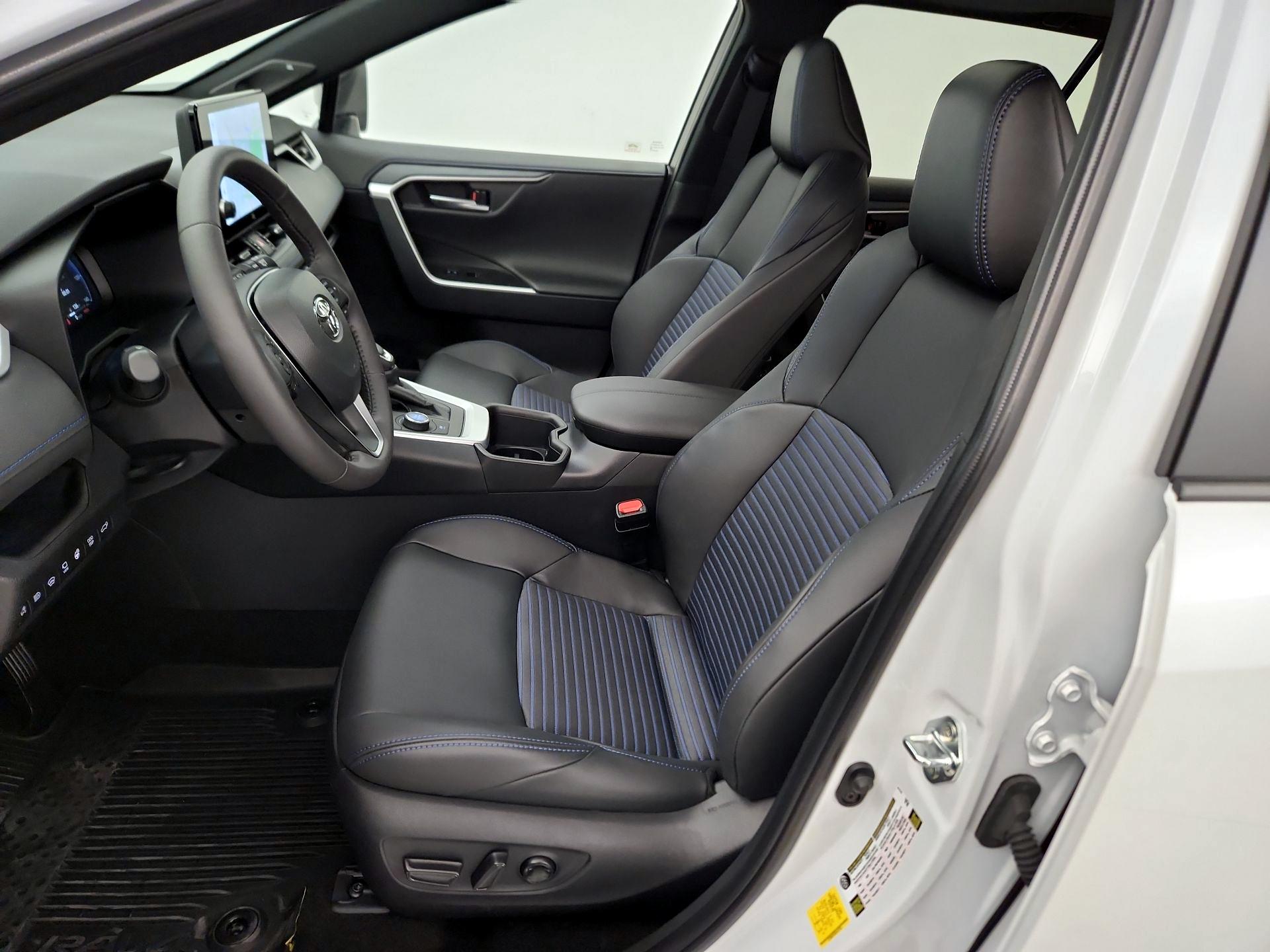 Thumbnail: 2025 Toyota RAV4 - 11