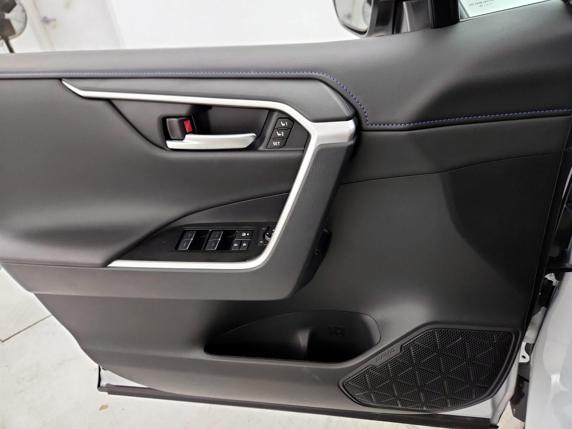 Thumbnail: 2025 Toyota RAV4 - 12