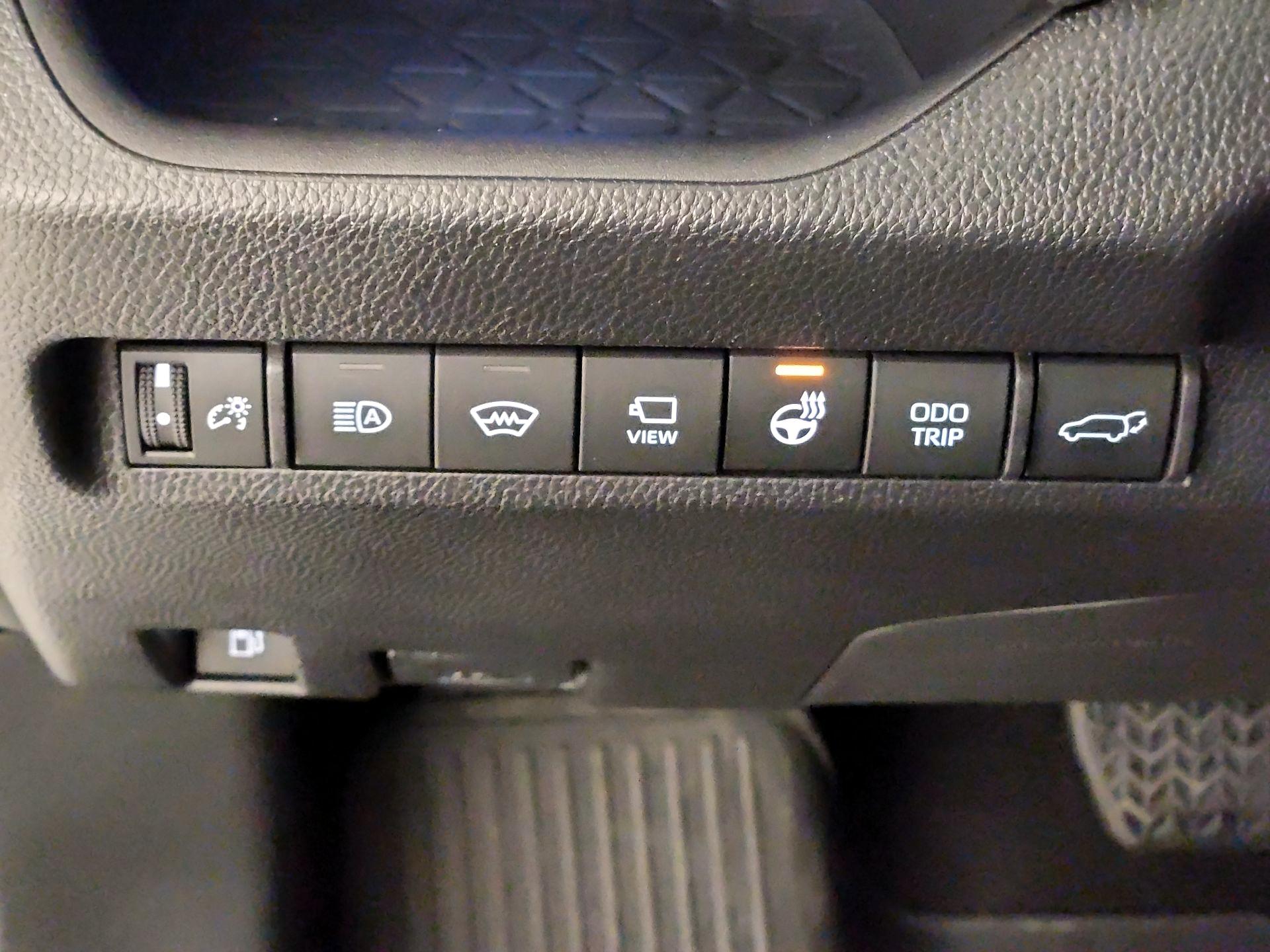 Thumbnail: 2025 Toyota RAV4 - 13