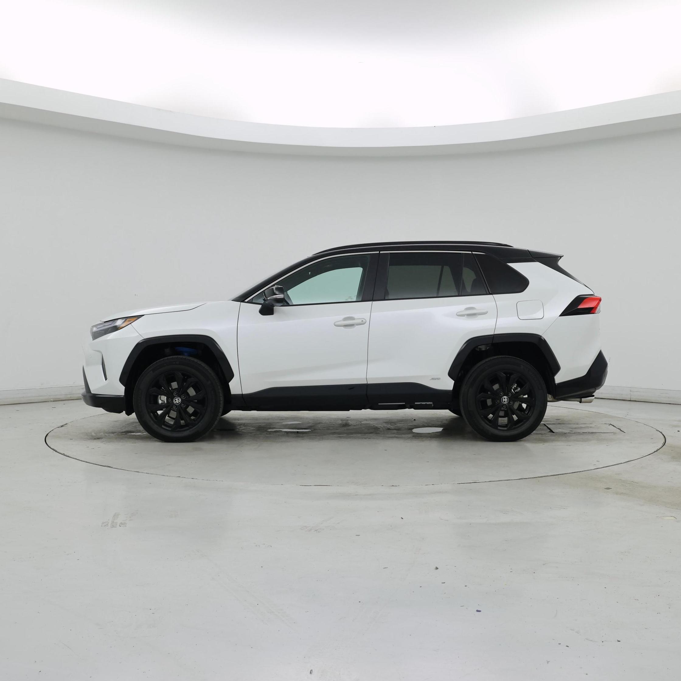 Thumbnail: 2025 Toyota RAV4 - 3