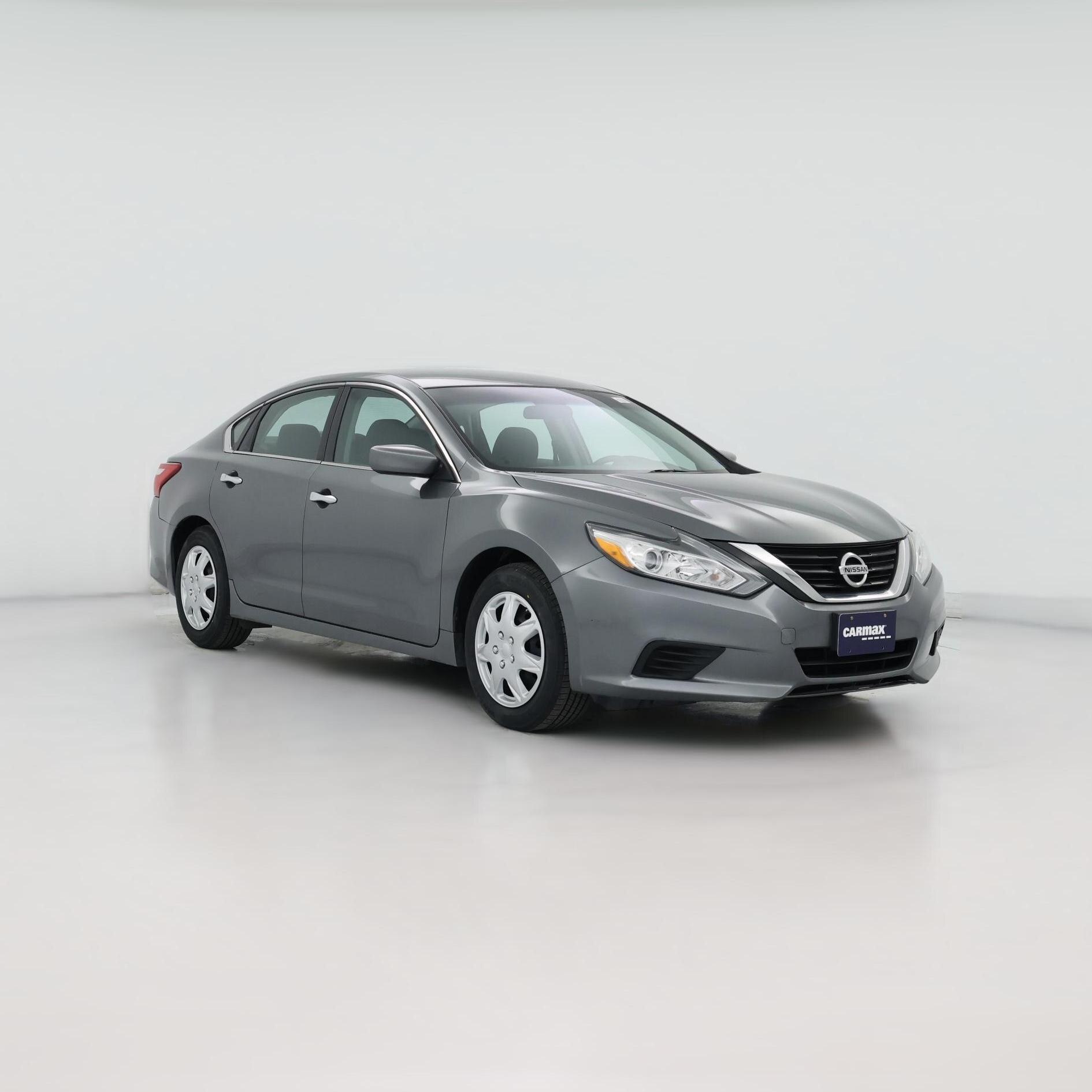 Thumbnail: 2017 Nissan Altima - 1
