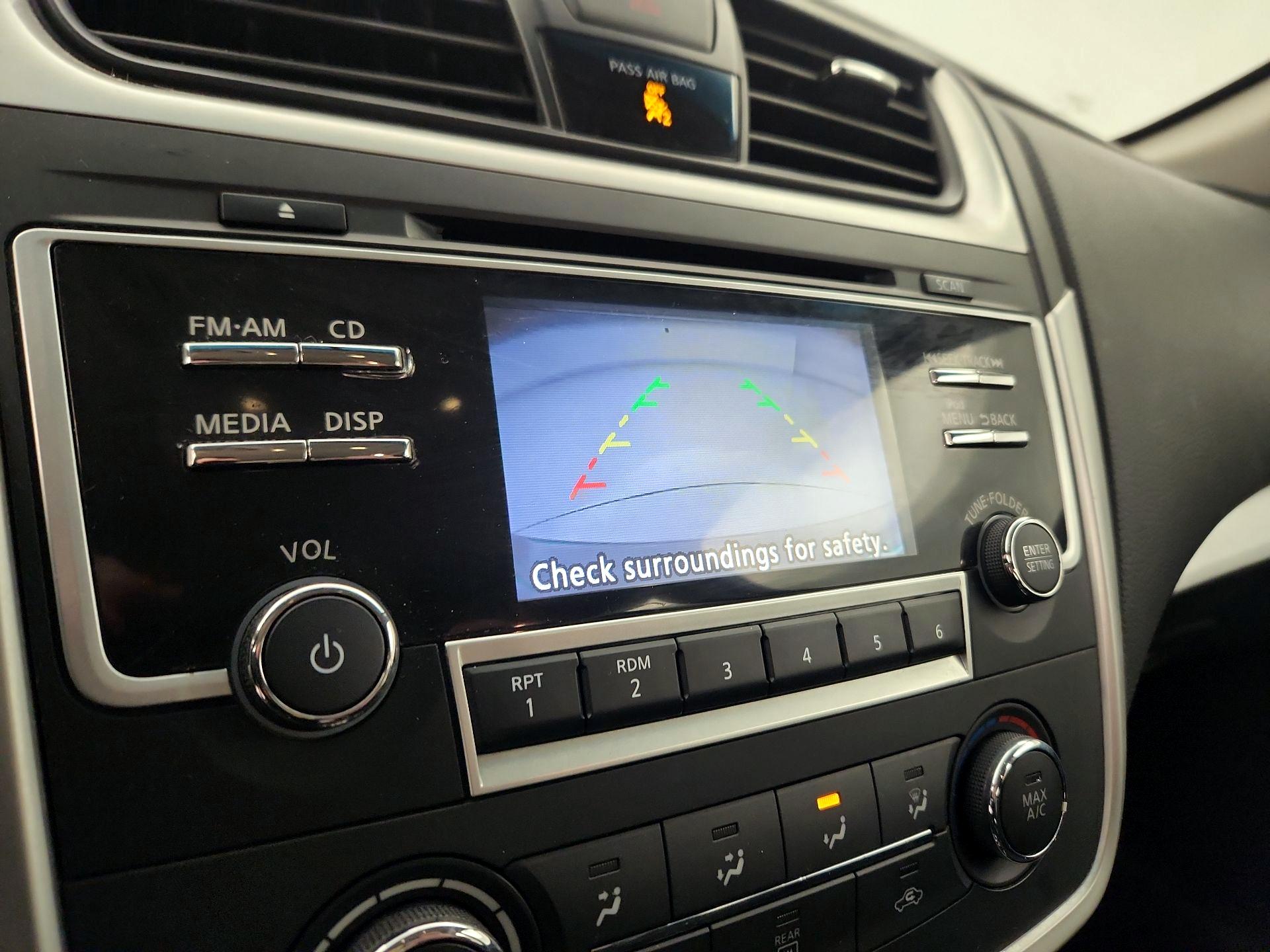 Thumbnail: 2017 Nissan Altima - 14