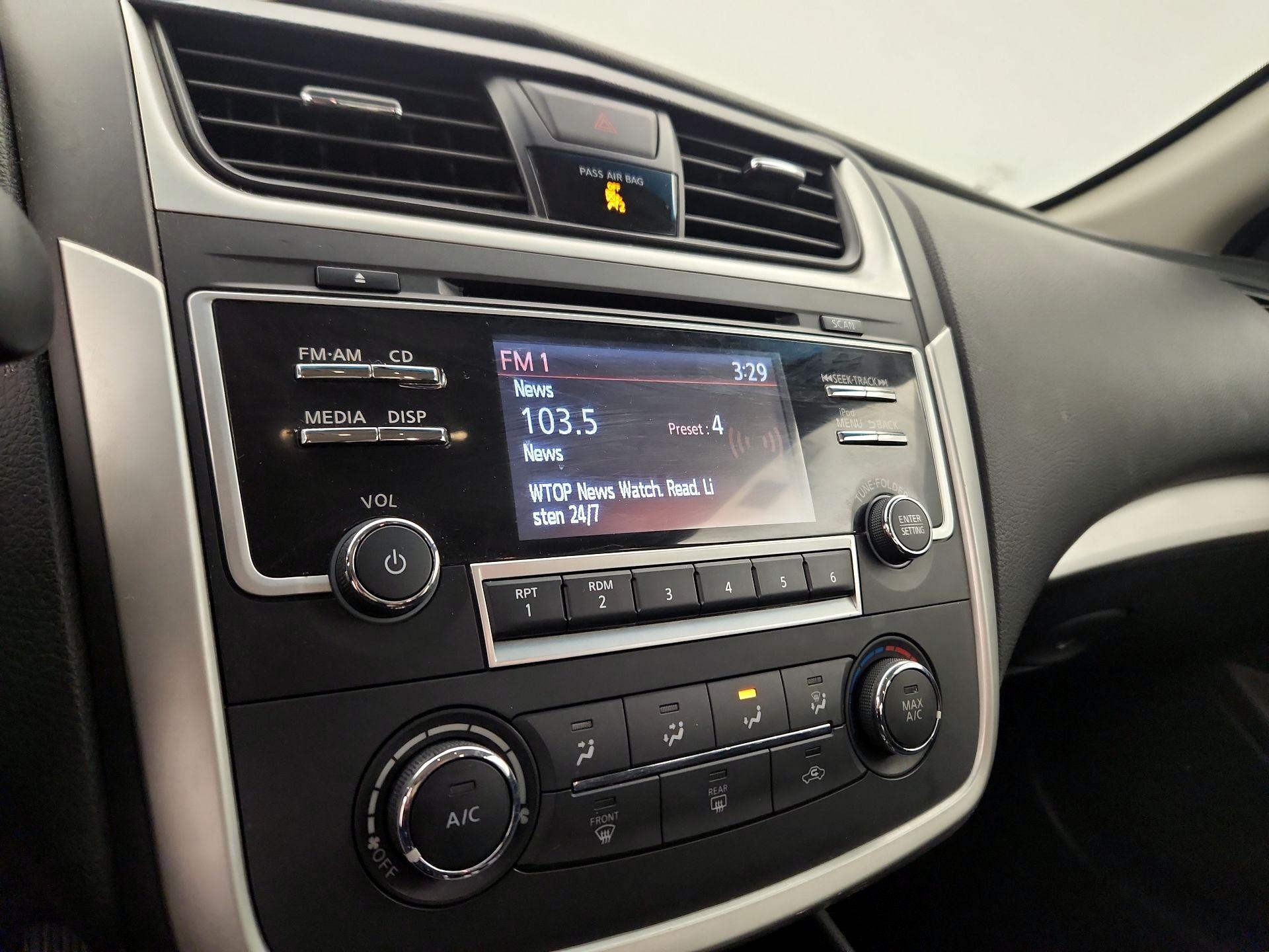 Thumbnail: 2017 Nissan Altima - 15