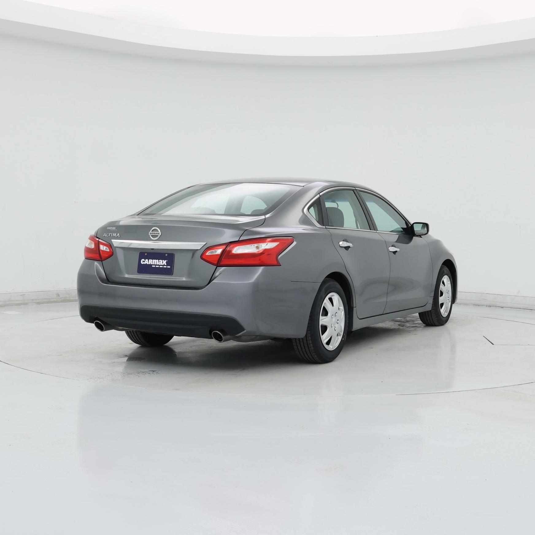 Thumbnail: 2017 Nissan Altima - 8