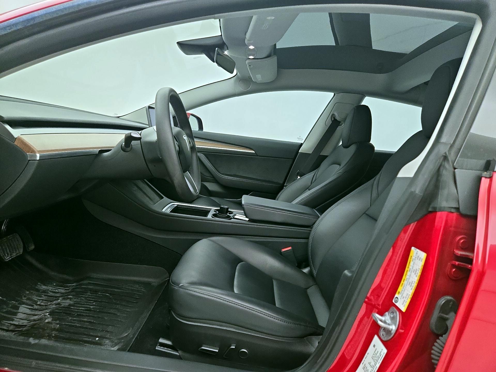 Thumbnail: 2023 Tesla Model 3 - 11