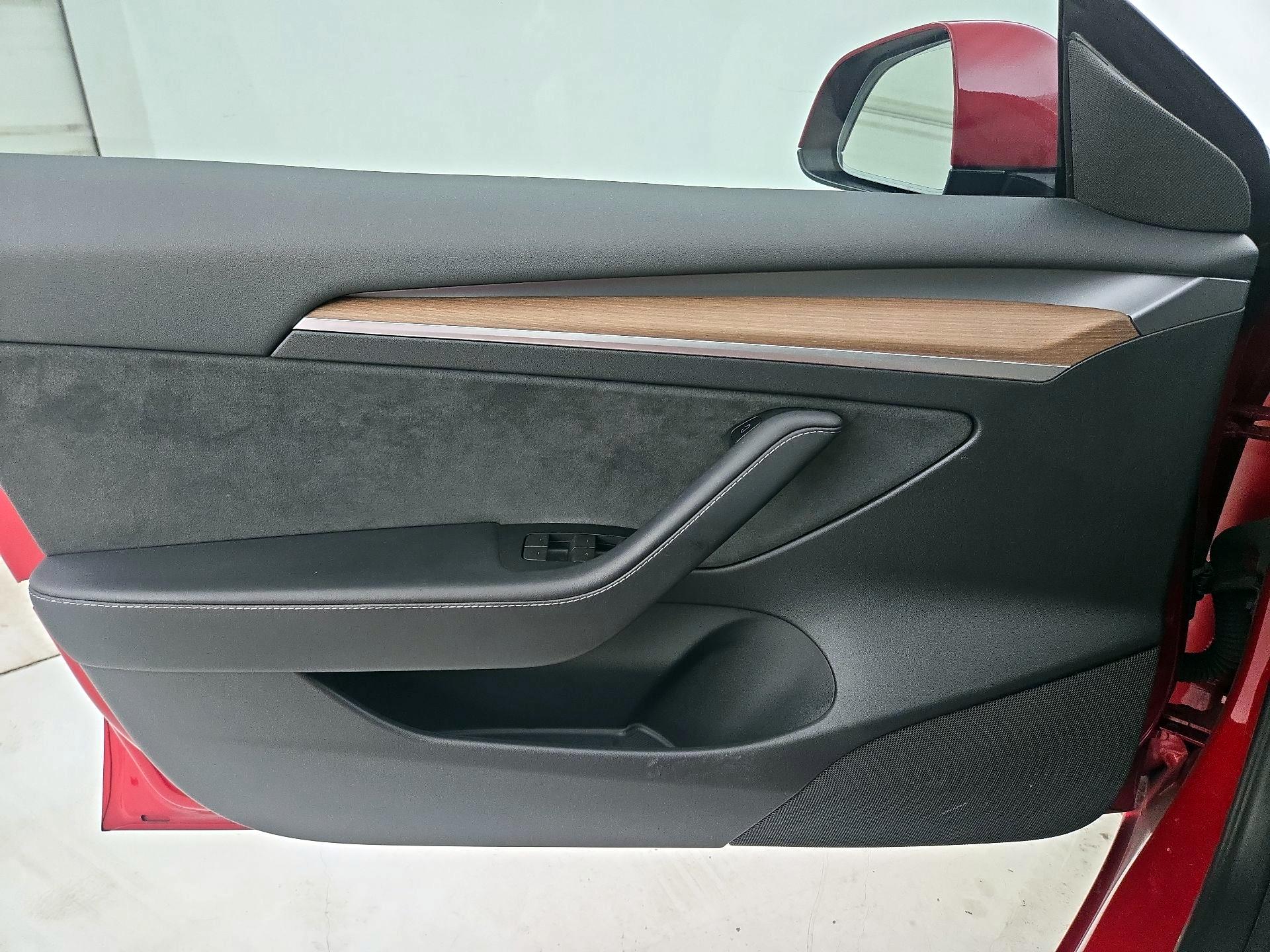 Thumbnail: 2023 Tesla Model 3 - 12