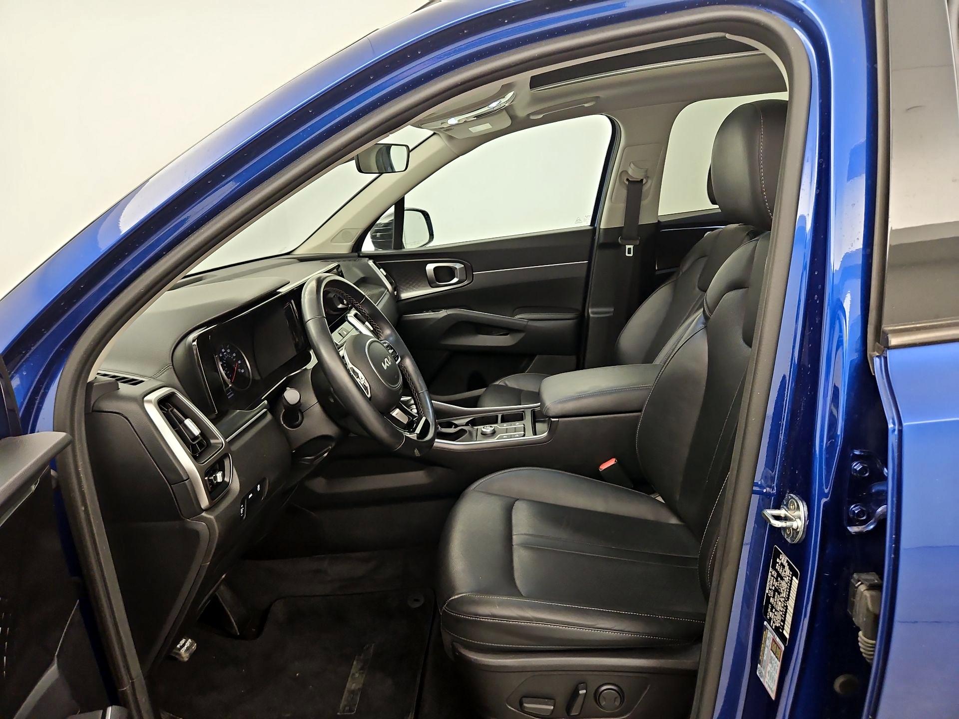 Thumbnail: 2022 Kia Sorento - 11