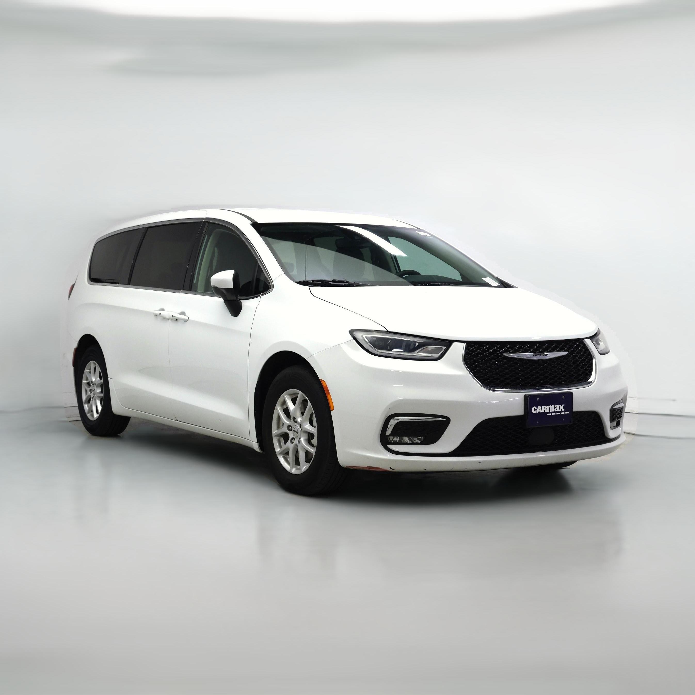 Thumbnail: 2023 Chrysler Pacifica - 1