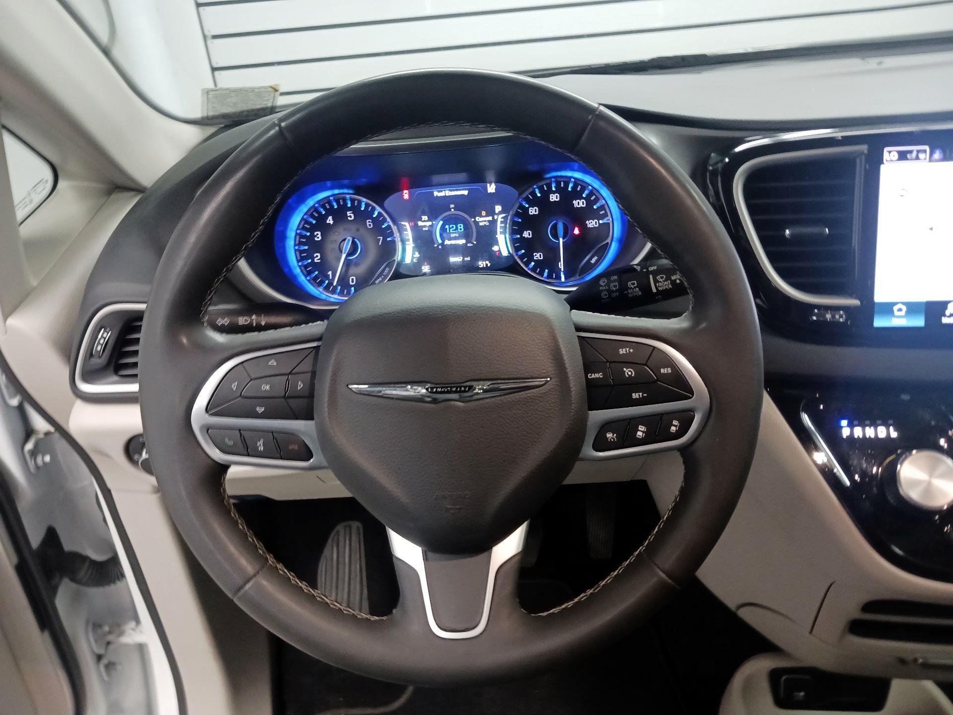 Thumbnail: 2023 Chrysler Pacifica - 10